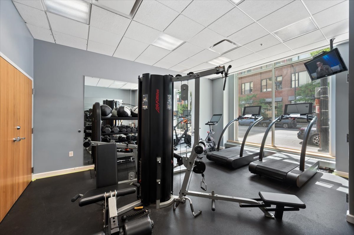 757 N Orleans Street Unit: 908