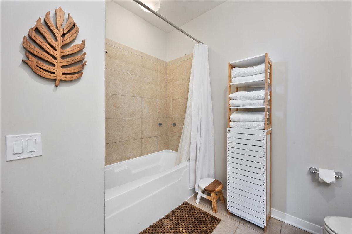 757 N Orleans Street Unit: 908