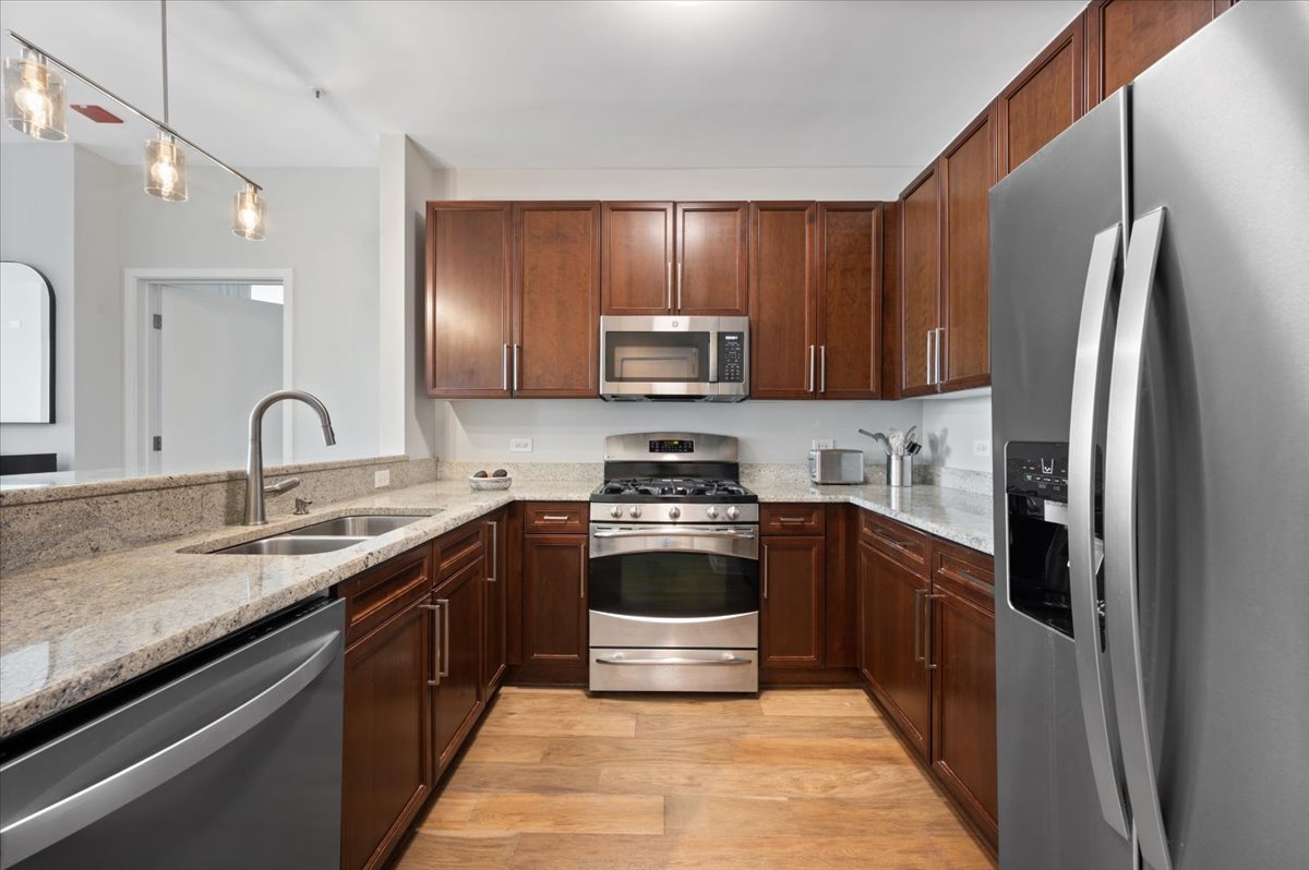 757 N Orleans Street Unit: 908
