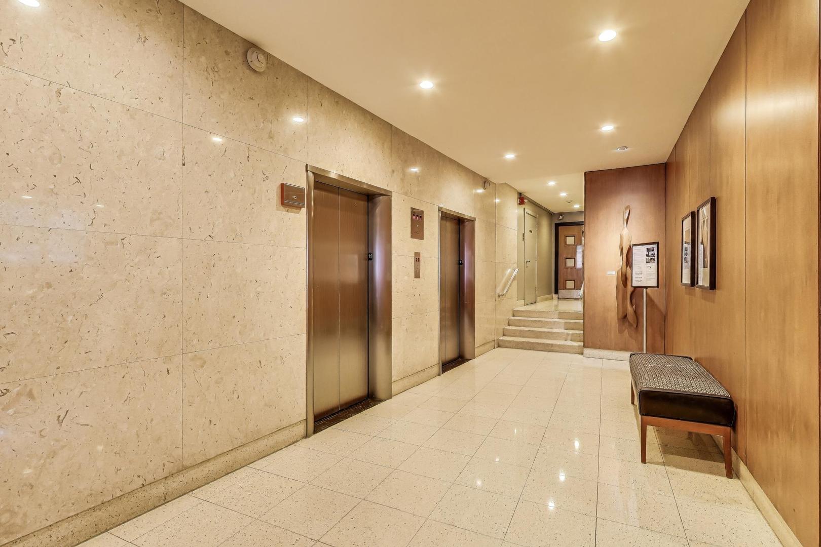850 N DEWITT Place Unit: 20A