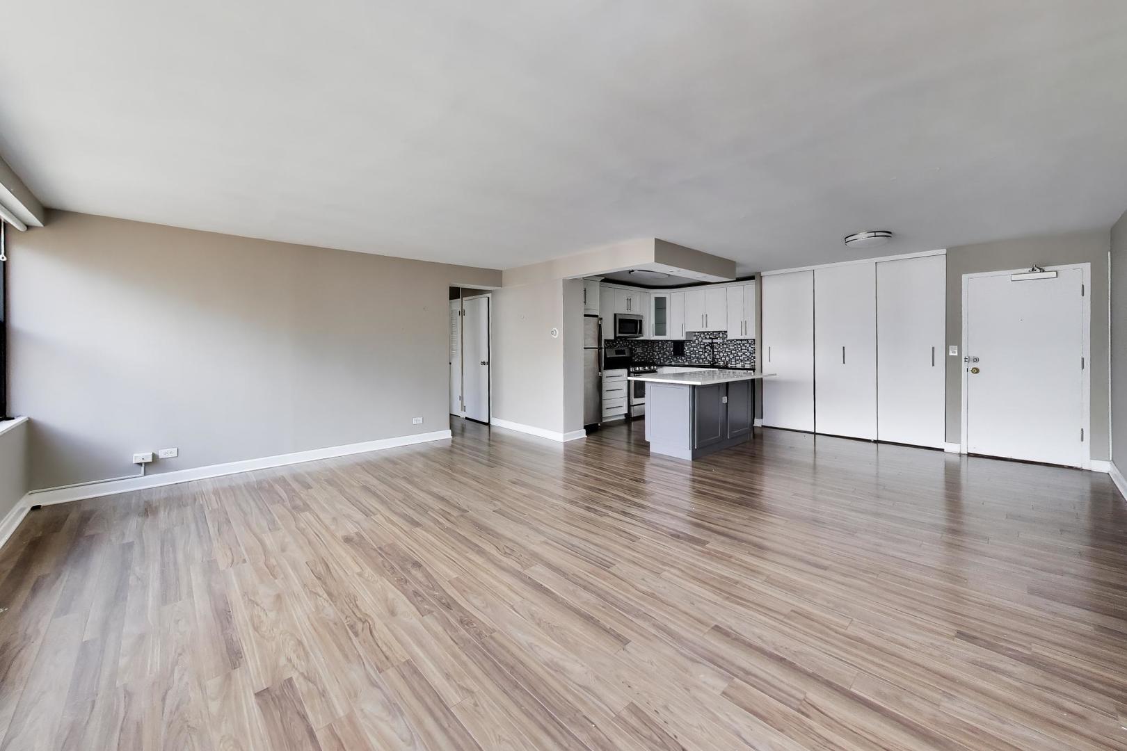 850 N DEWITT Place Unit: 20A