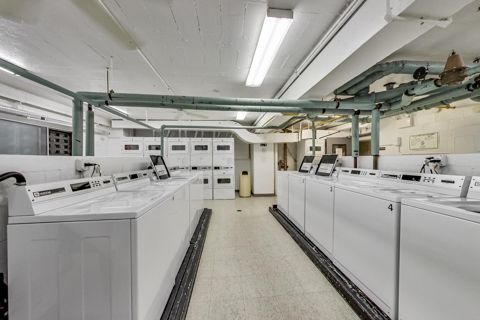 850 N DEWITT Place Unit: 20A