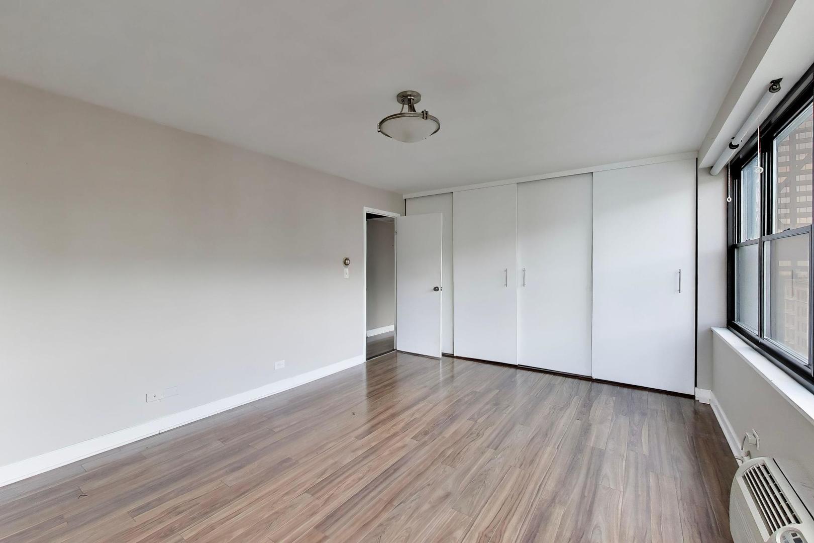 850 N DEWITT Place Unit: 20A