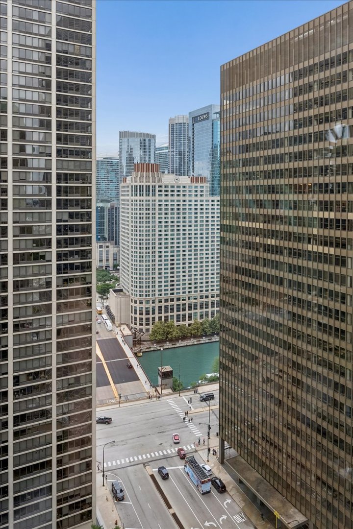 222 N Columbus Drive Unit: 2608