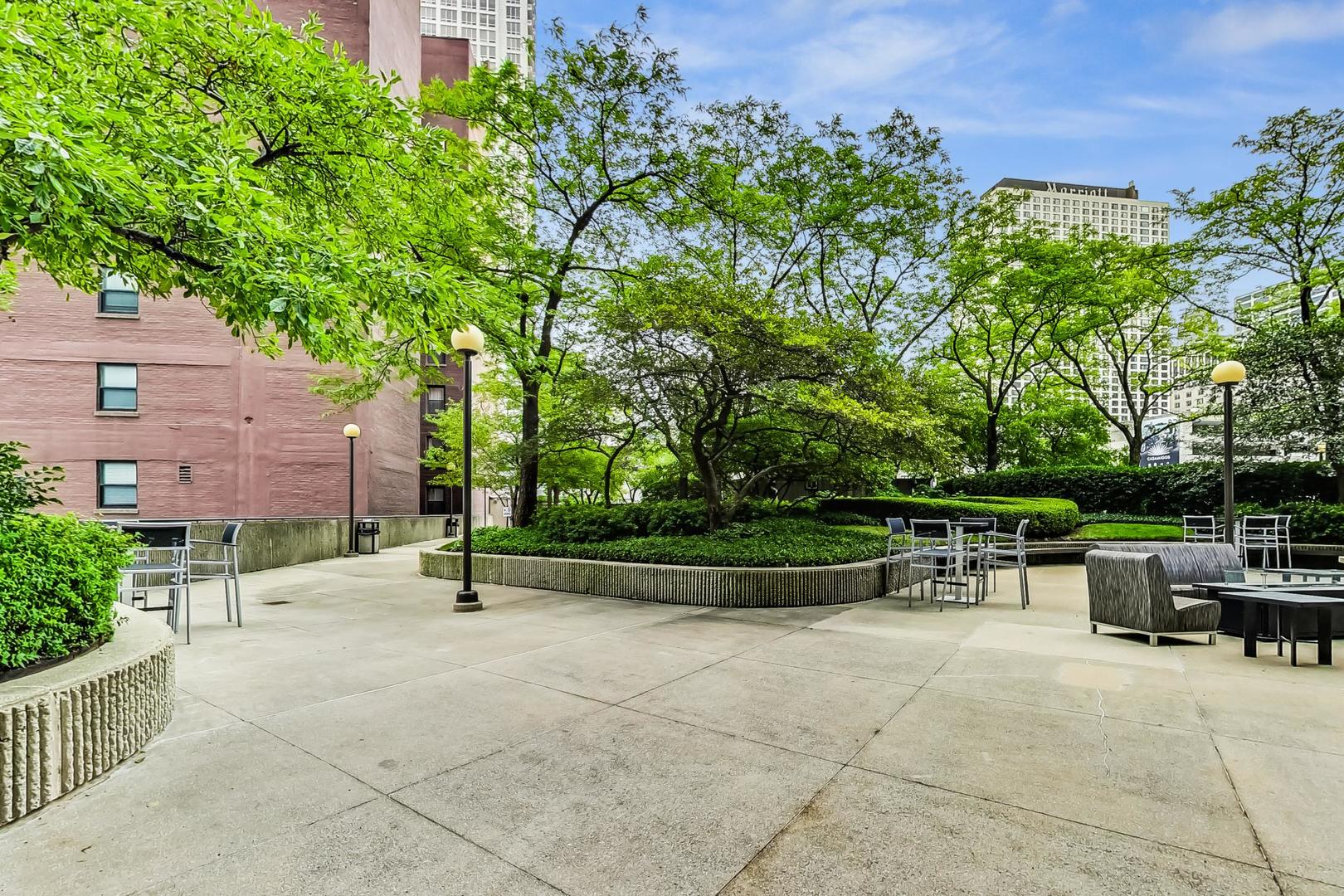 10 E ONTARIO Street Unit: 1110