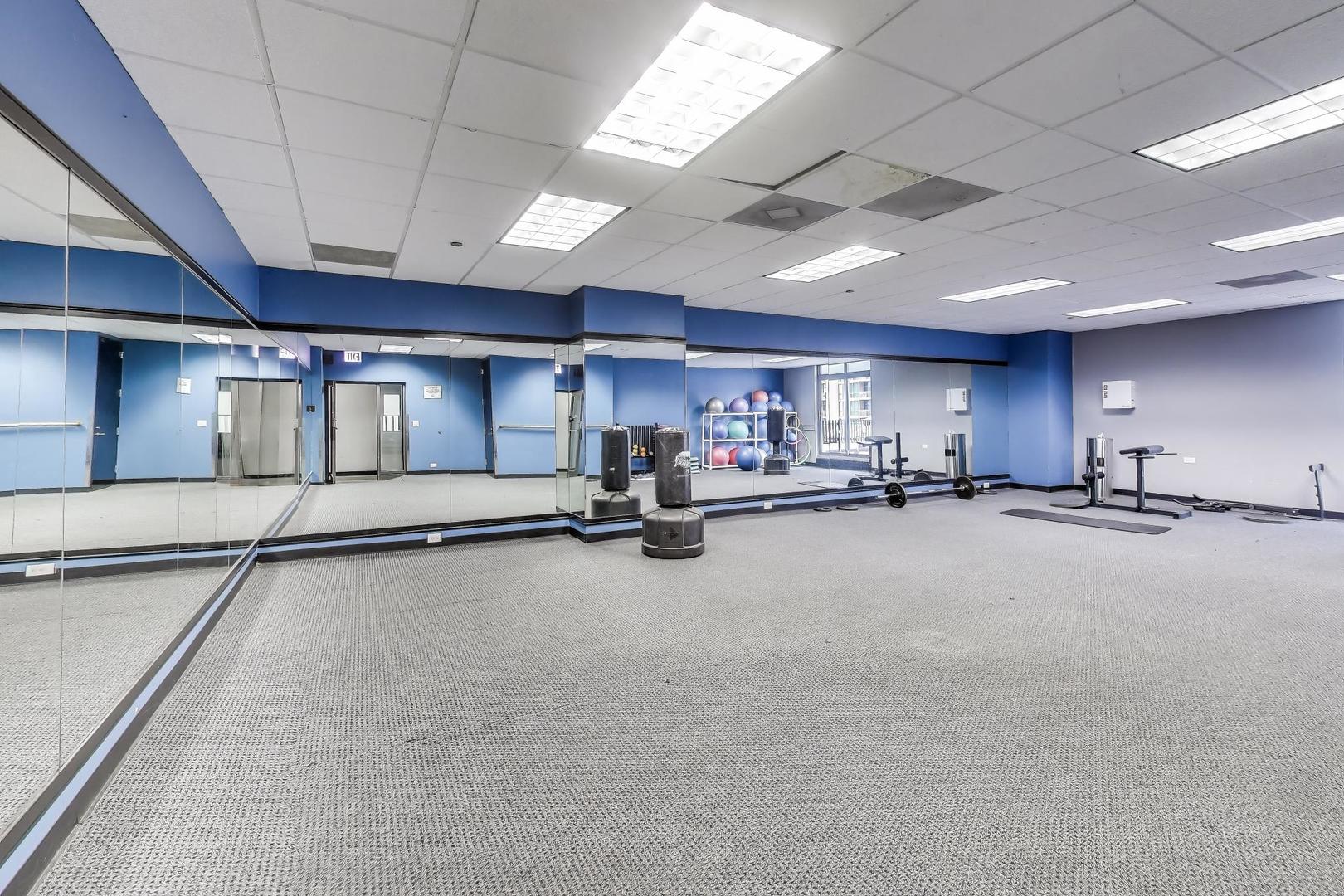 10 E ONTARIO Street Unit: 1110