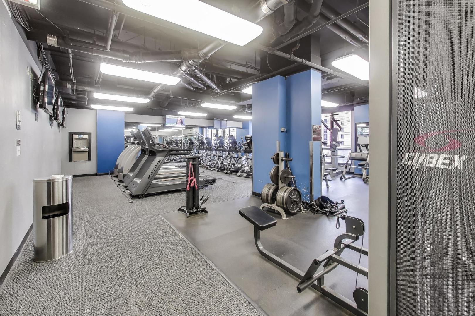 10 E ONTARIO Street Unit: 1110