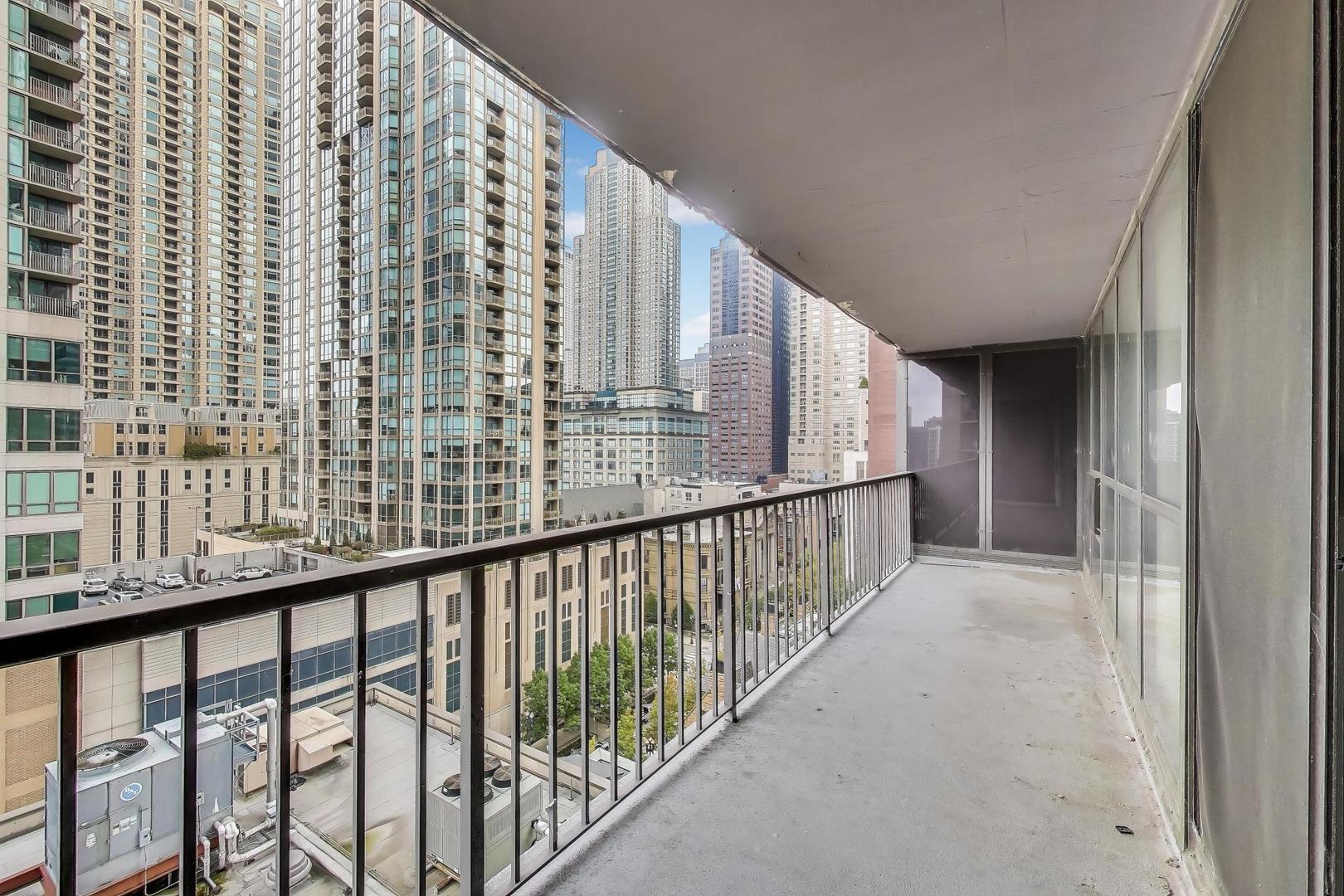 10 E ONTARIO Street Unit: 1110