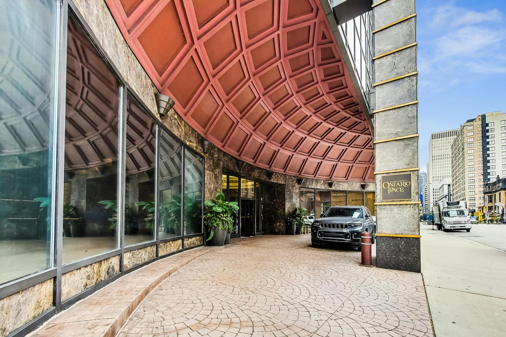 10 E ONTARIO Street Unit: 1110