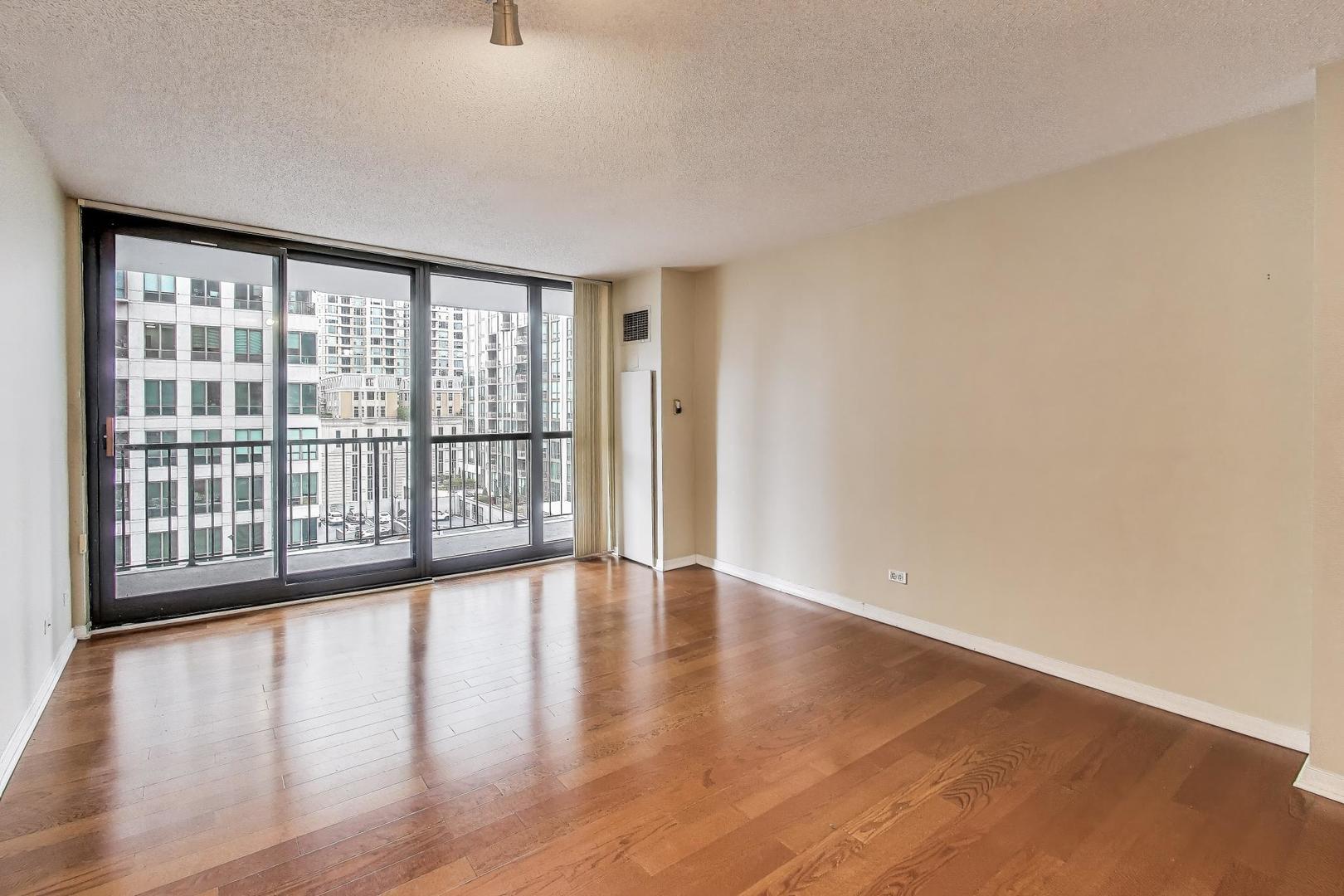 10 E ONTARIO Street Unit: 1110