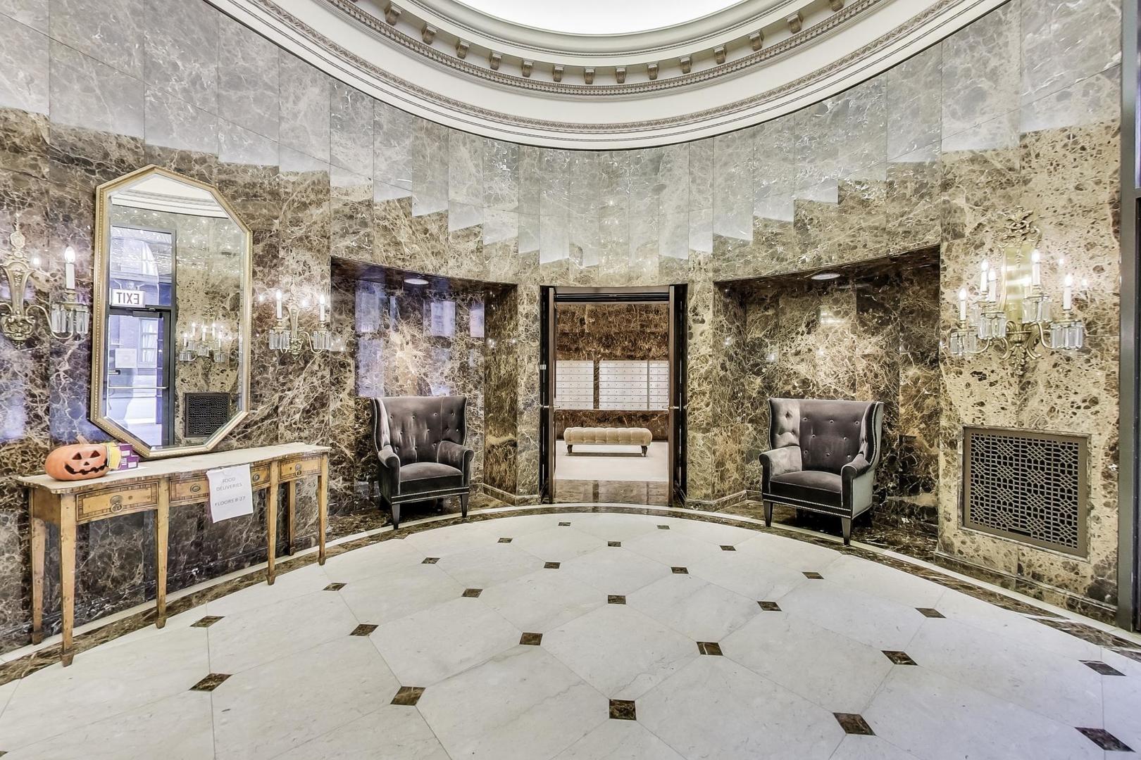 10 E ONTARIO Street Unit: 1110