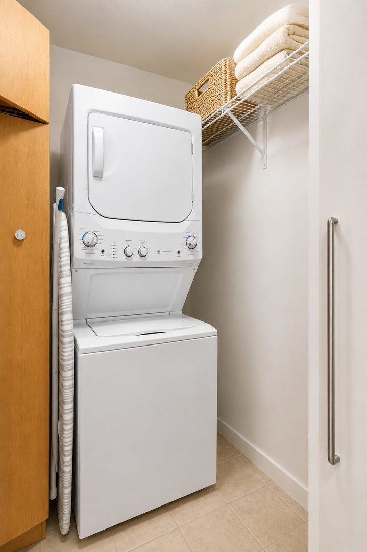 360 E Randolph Street Unit: 901