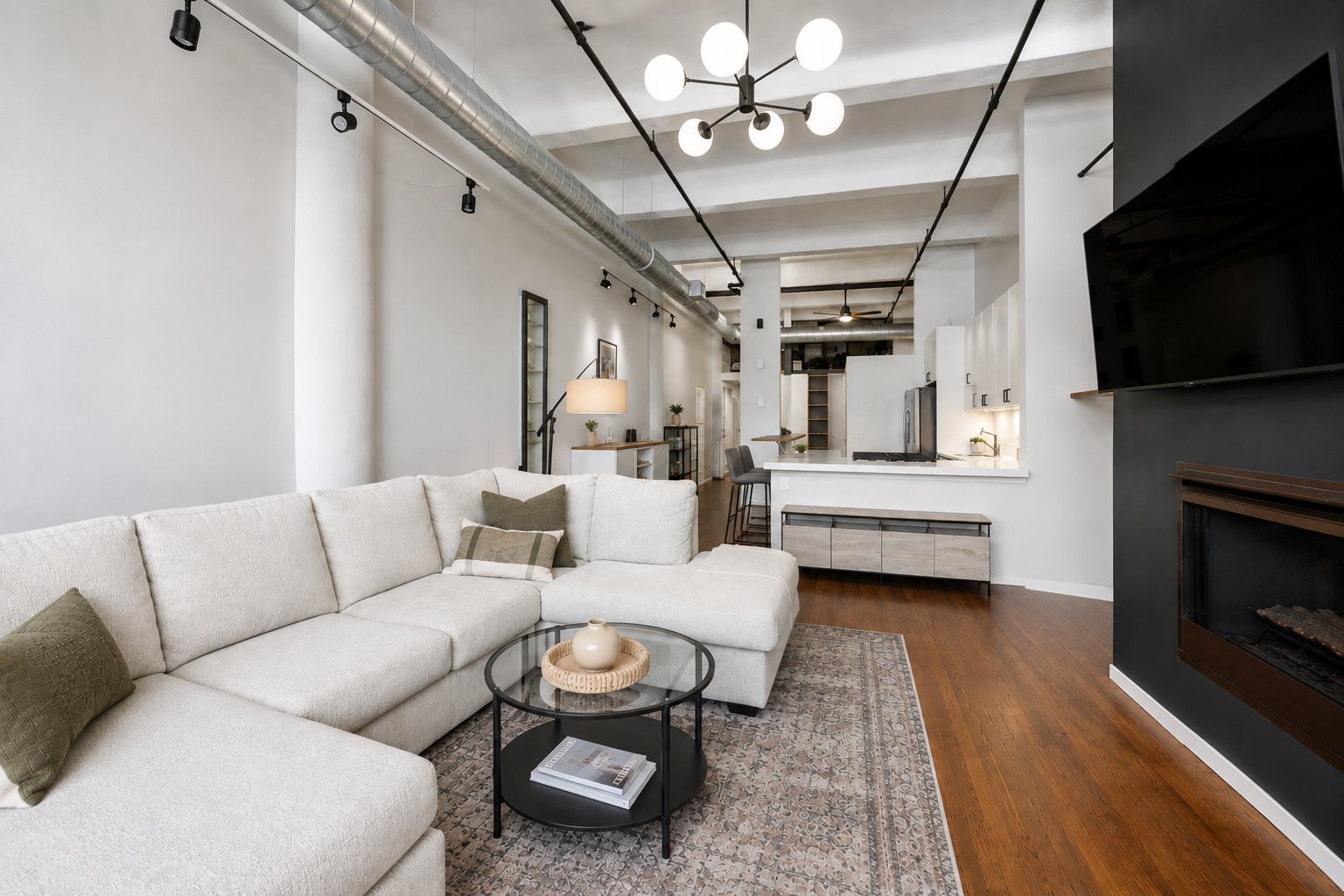 1000 W WASHINGTON Boulevard Unit: 216