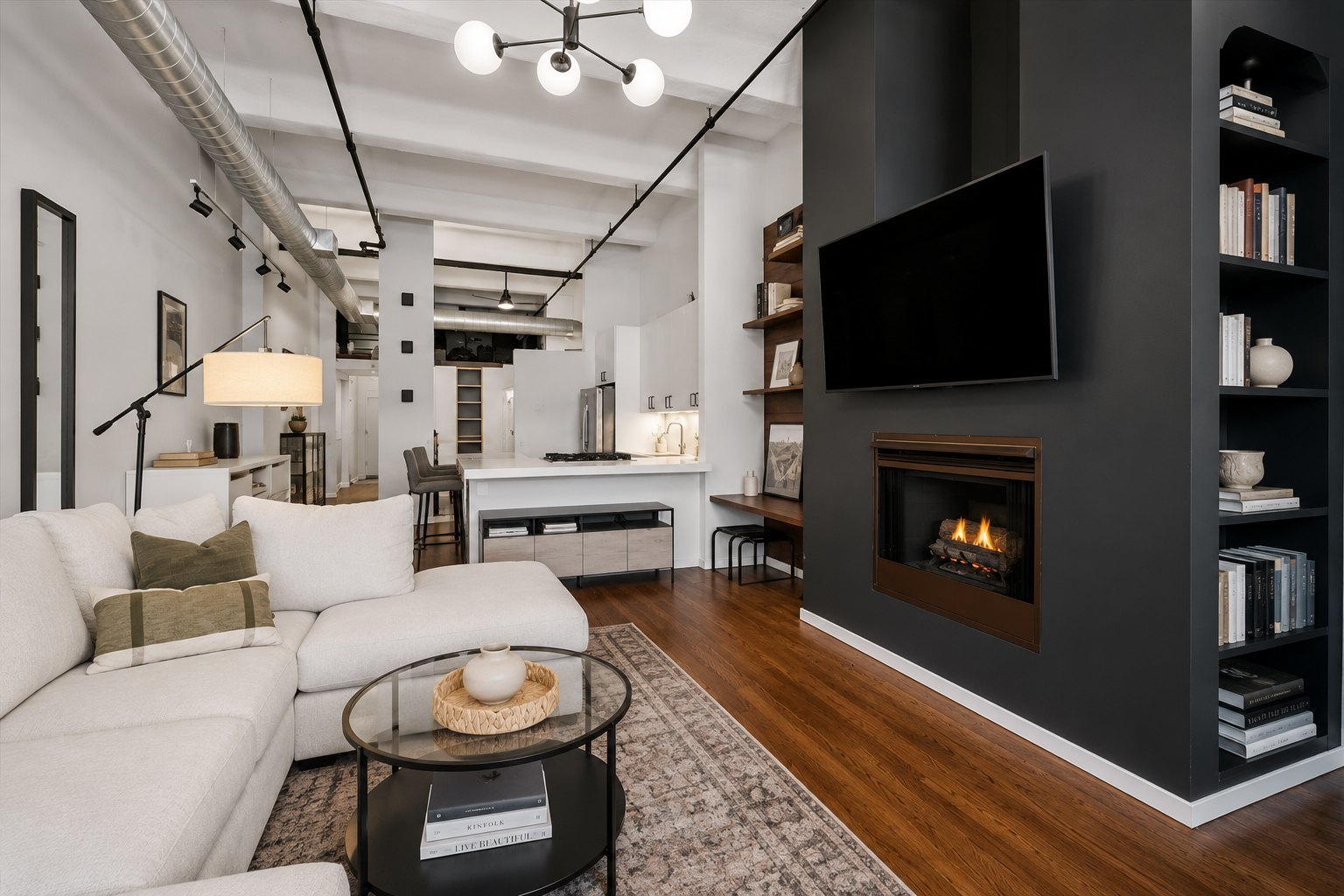 1000 W WASHINGTON Boulevard Unit: 216