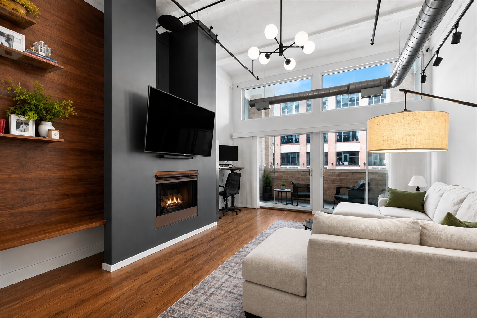 1000 W WASHINGTON Boulevard Unit: 216