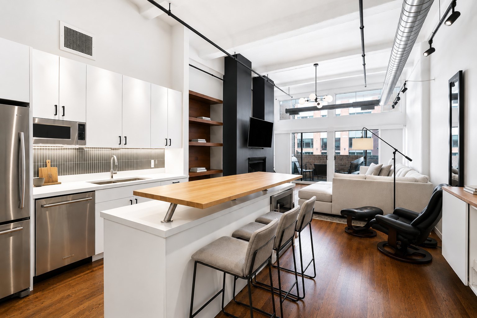 1000 W WASHINGTON Boulevard Unit: 216