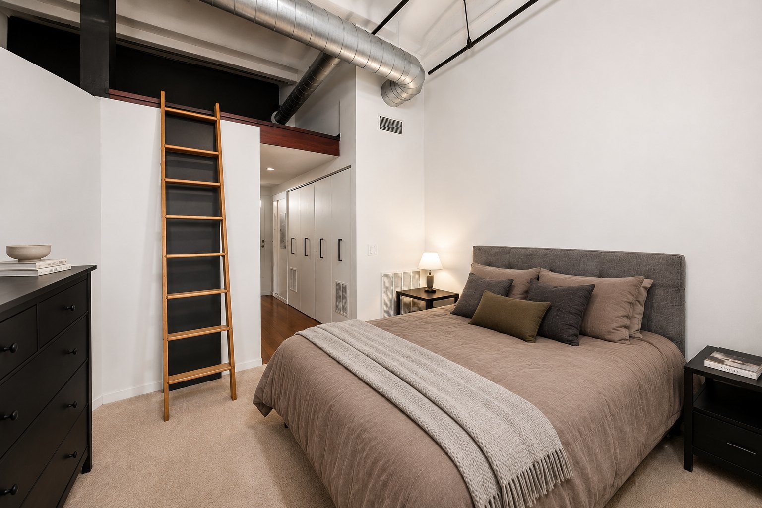 1000 W WASHINGTON Boulevard Unit: 216