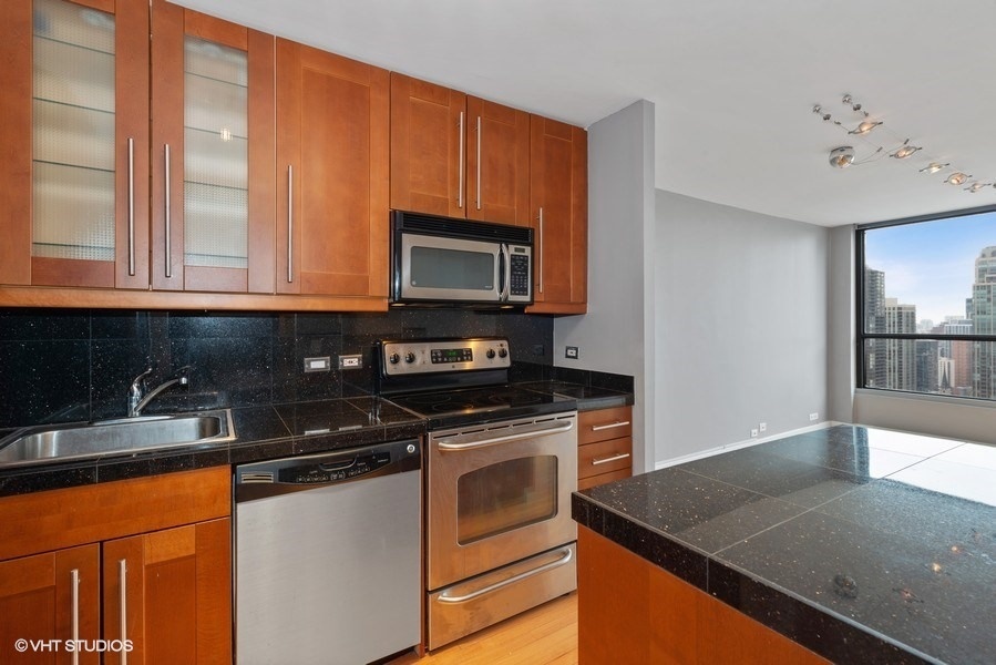 405 N WABASH Avenue Unit: 3401