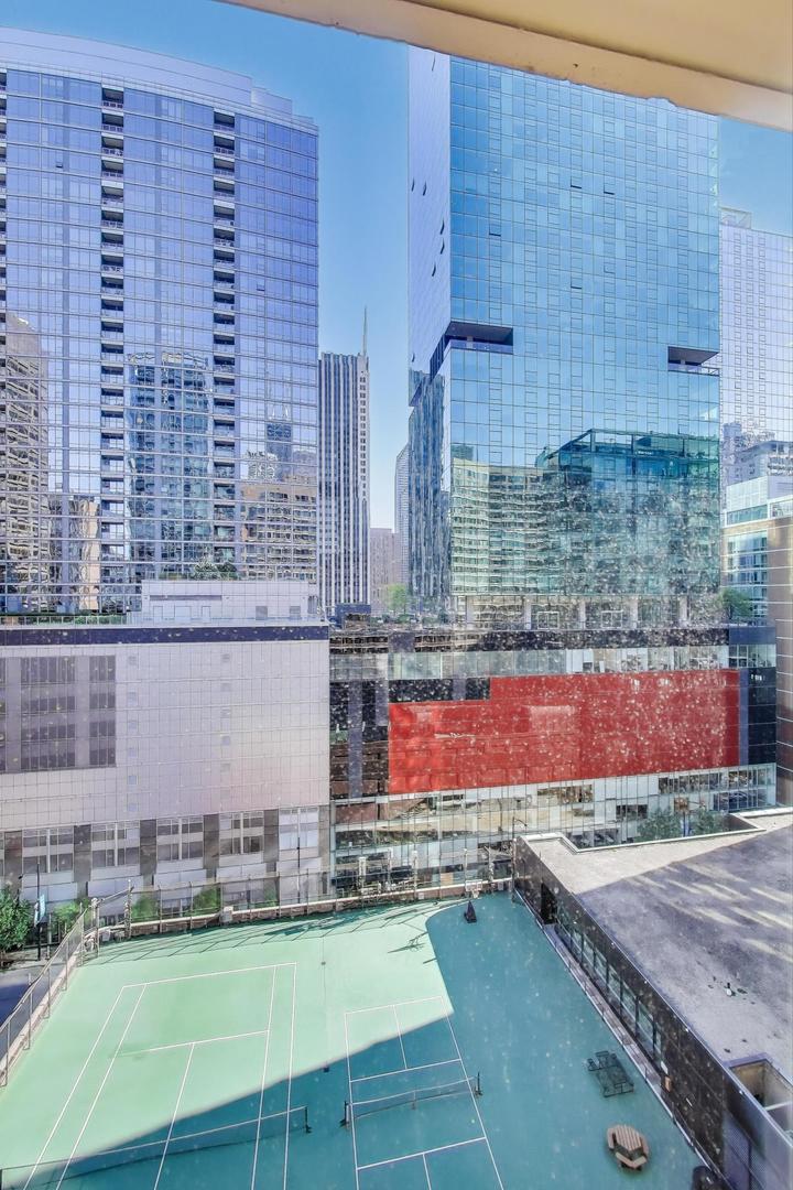 211 E Ohio Street Unit: 1619