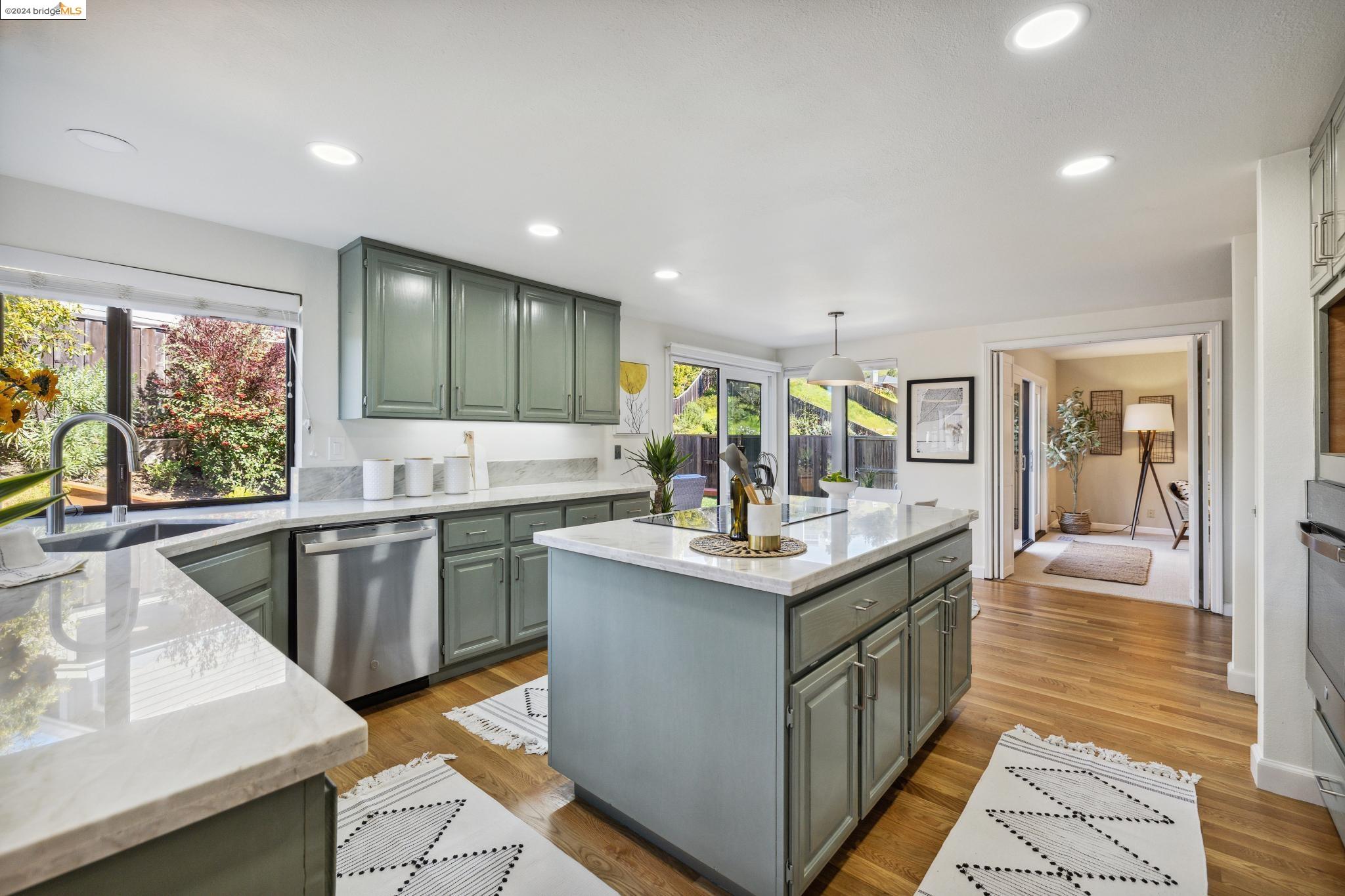 4202 Ridgemont Ct
