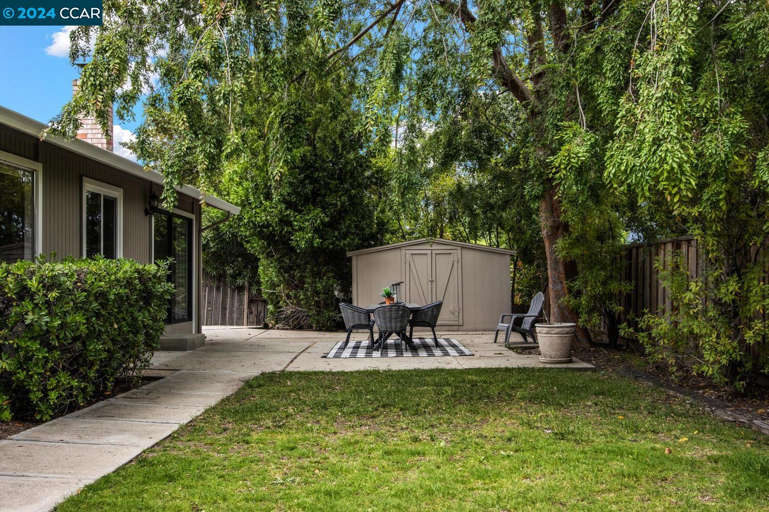 407 Kahrs Ave