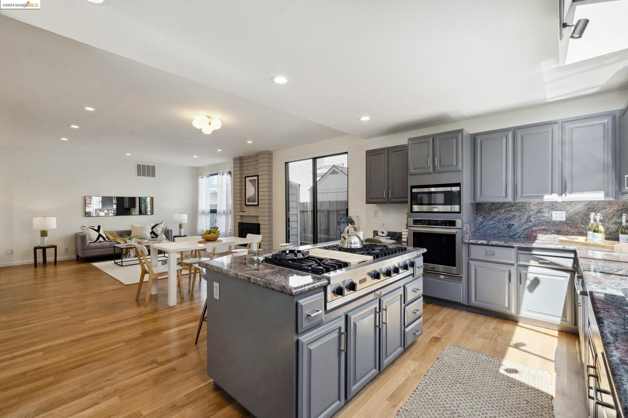 4212 High Knoll Dr