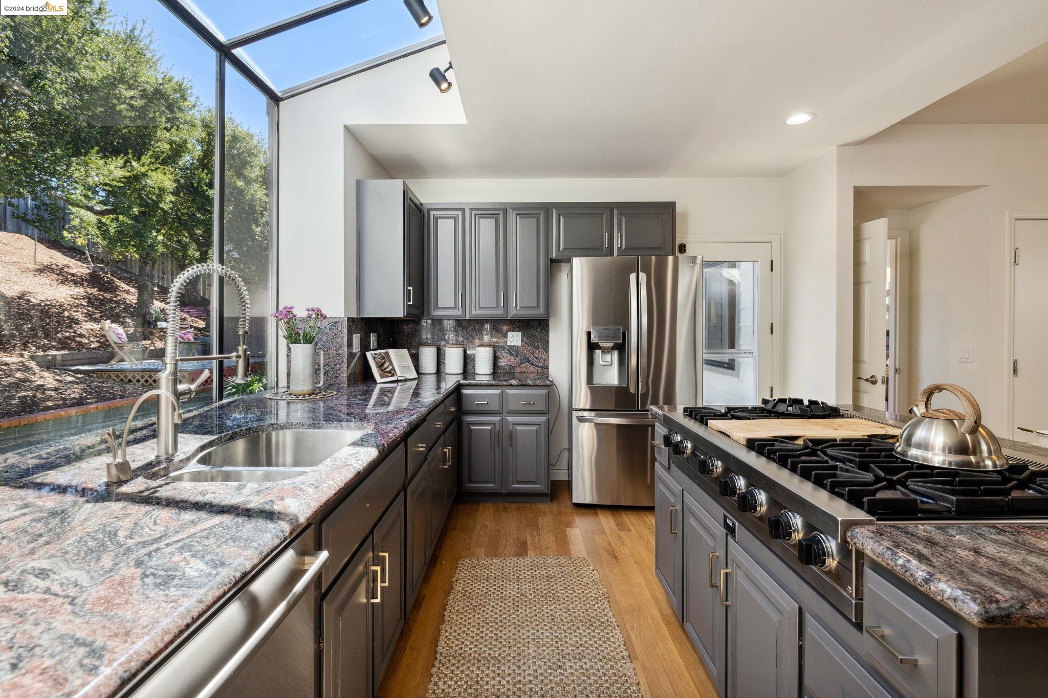 4212 High Knoll Dr