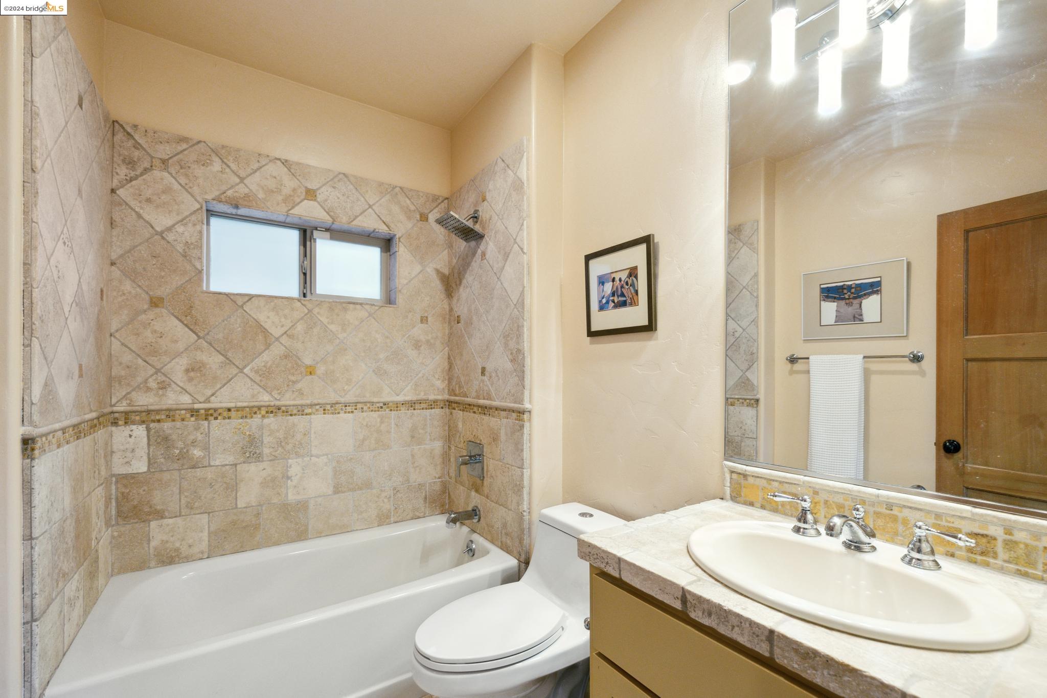 1033 Amito Dr
