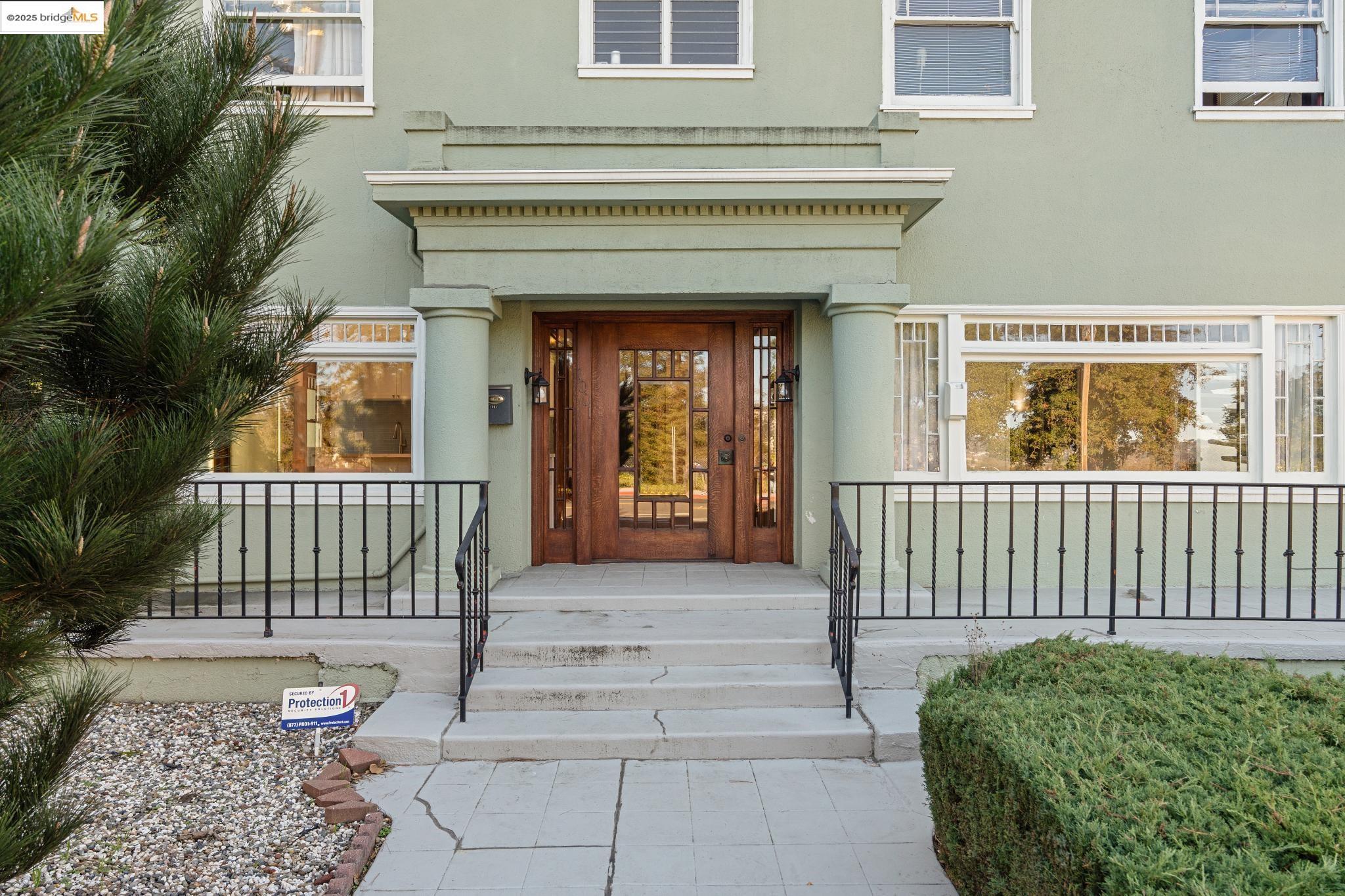 1001 Macarthur Blvd