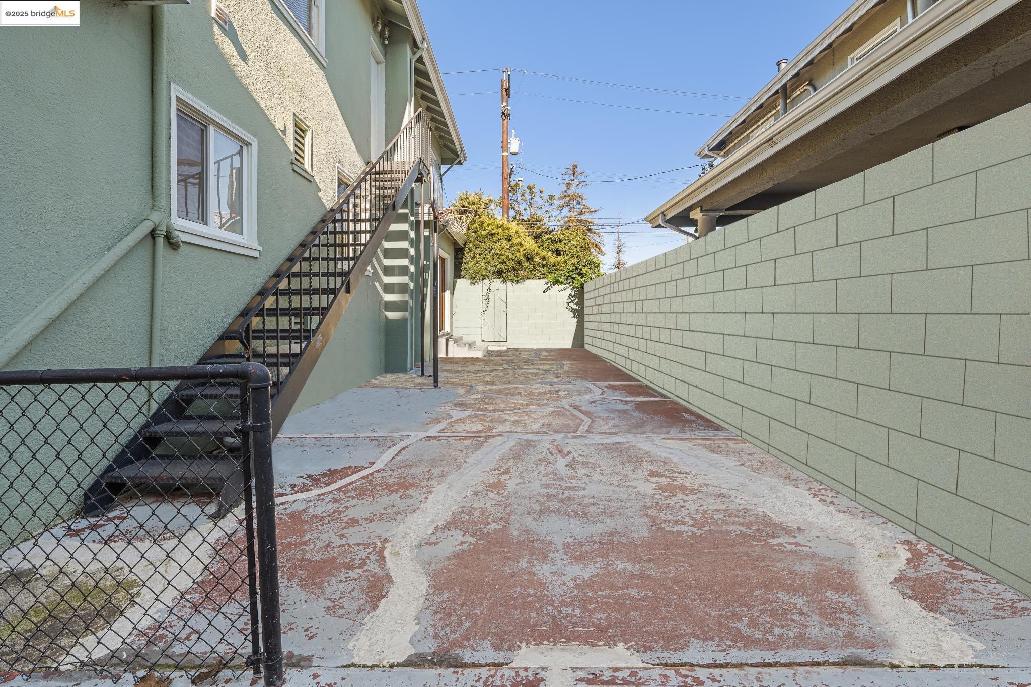 1001 Macarthur Blvd