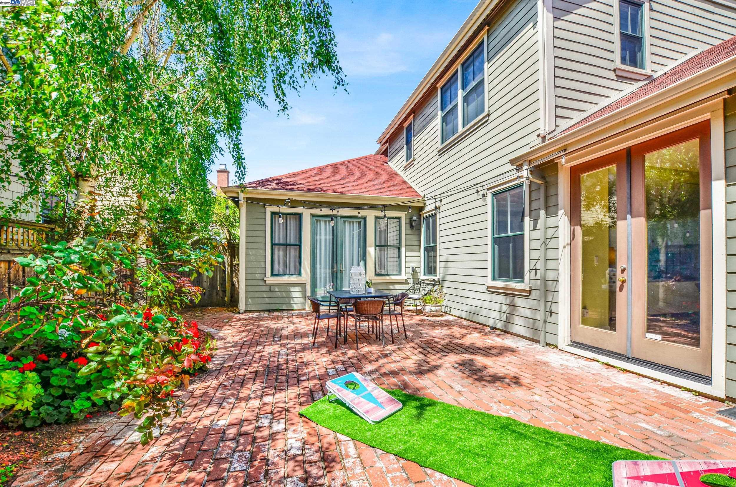 1166 Taraya Terrace