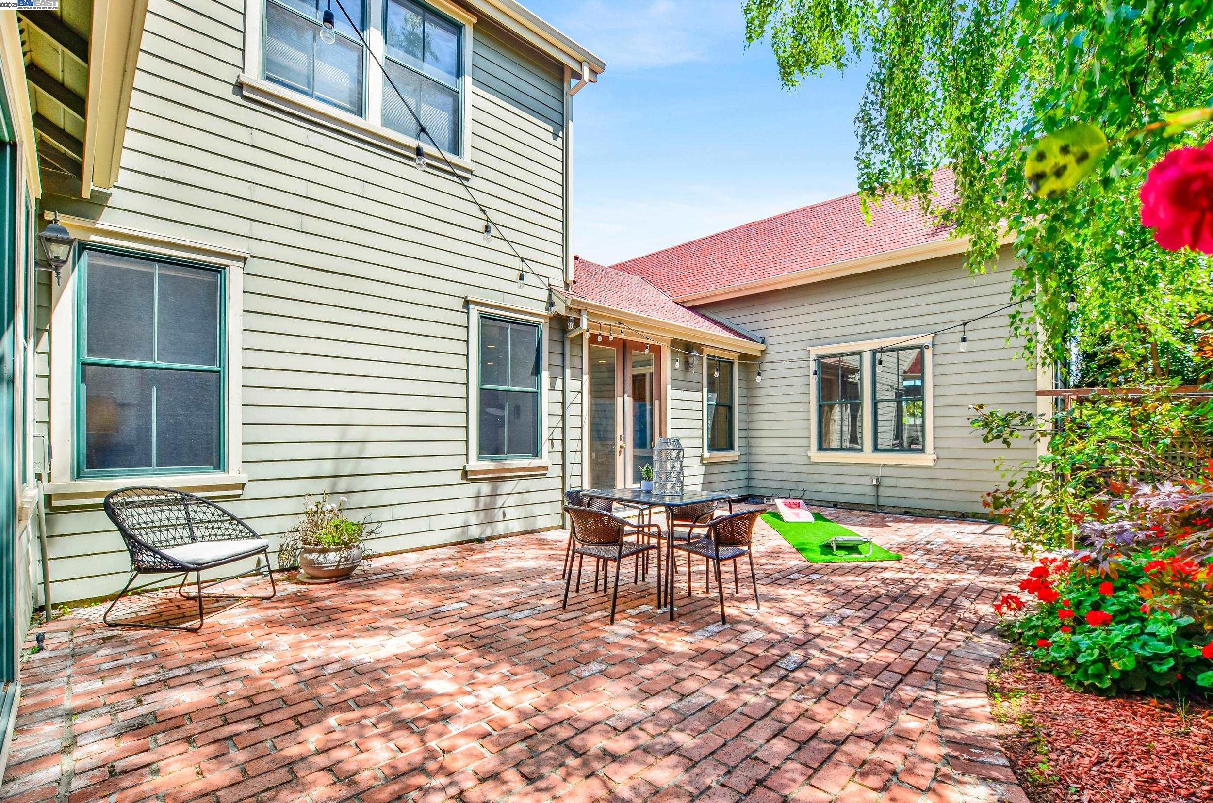 1166 Taraya Terrace