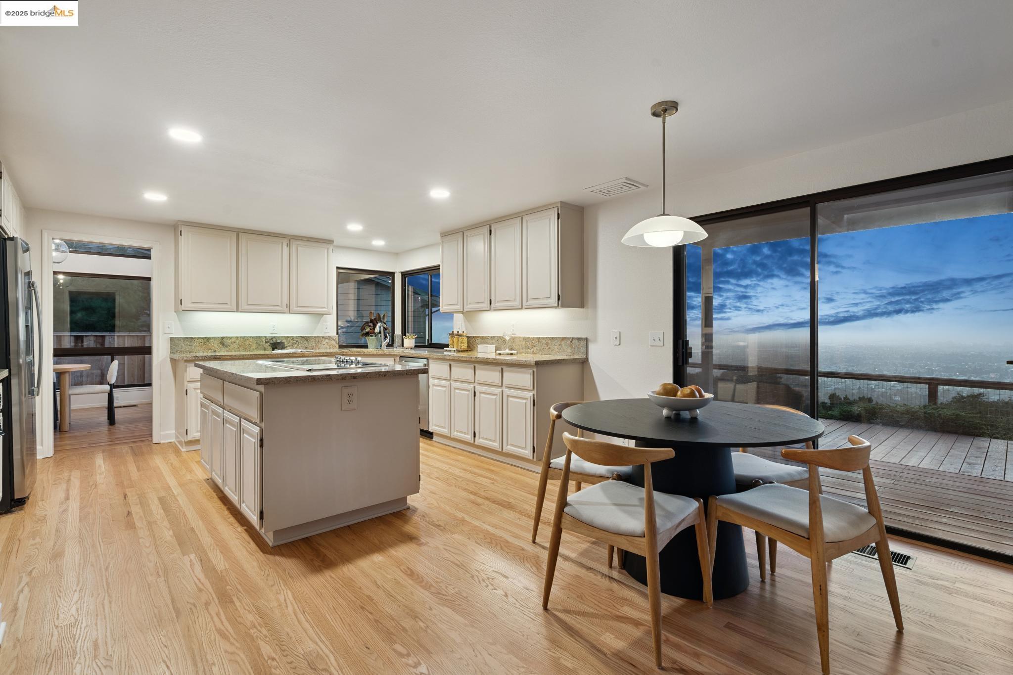6109 Ridgemont Dr