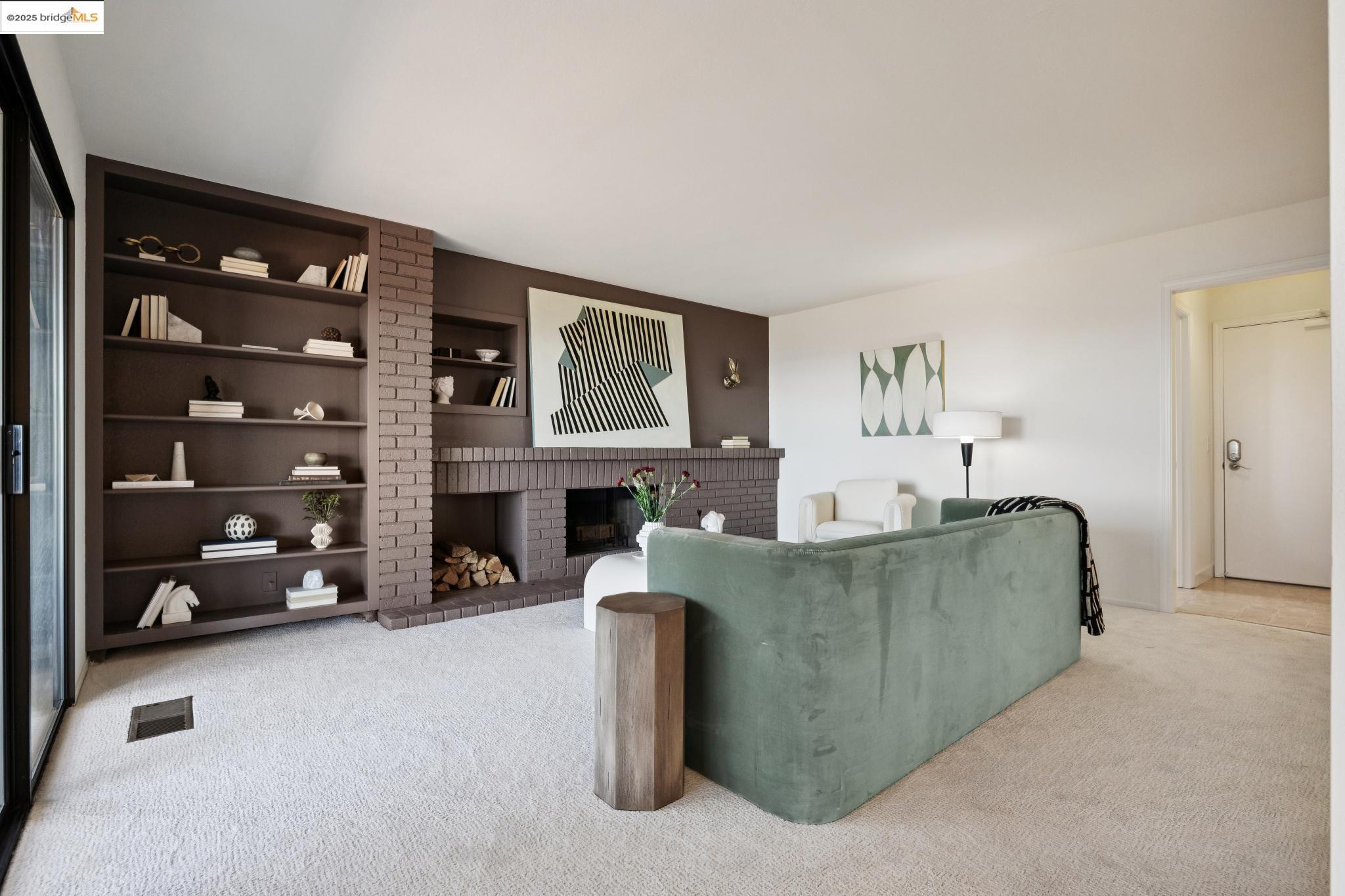 6109 Ridgemont Dr