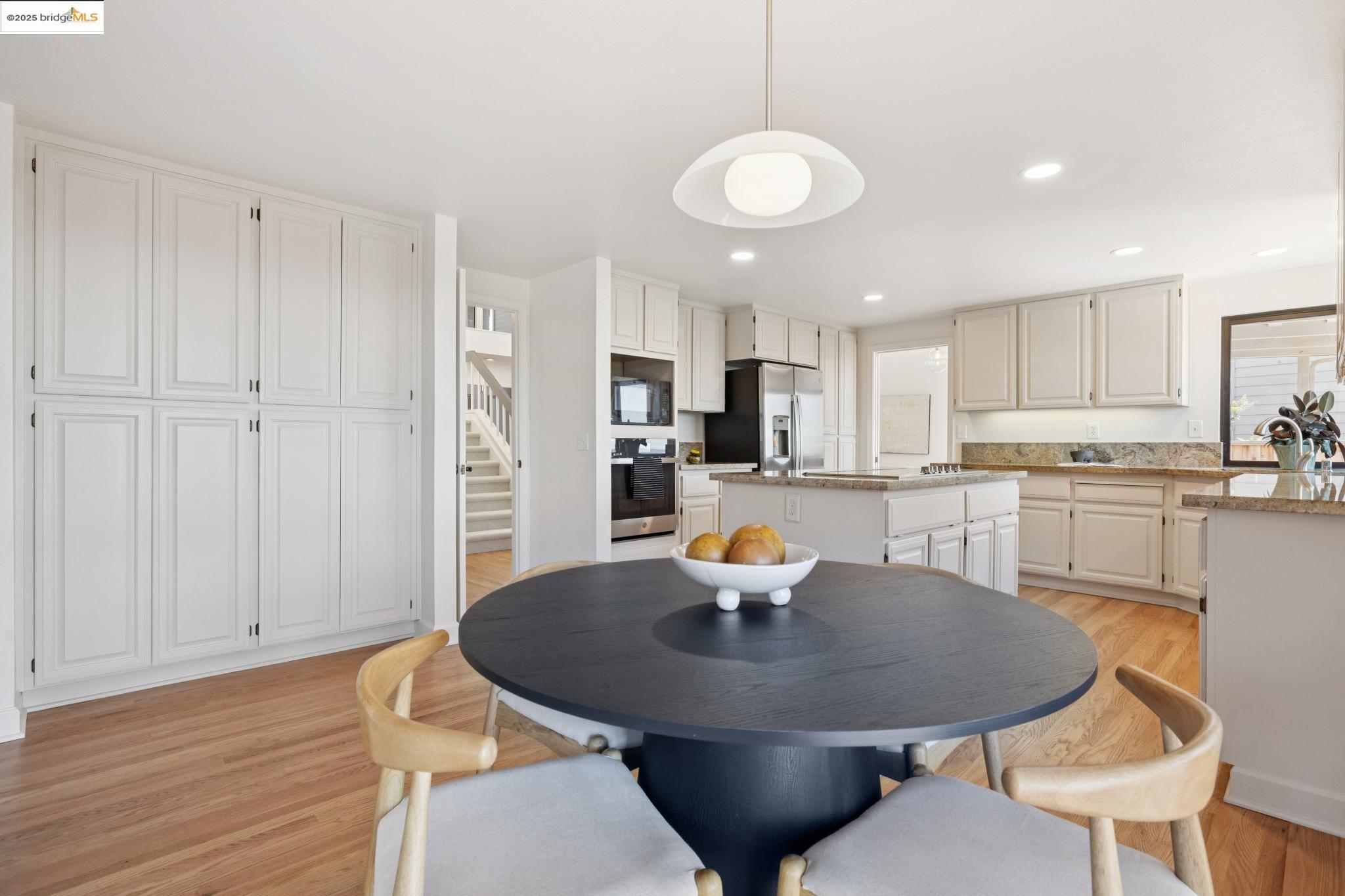 6109 Ridgemont Dr
