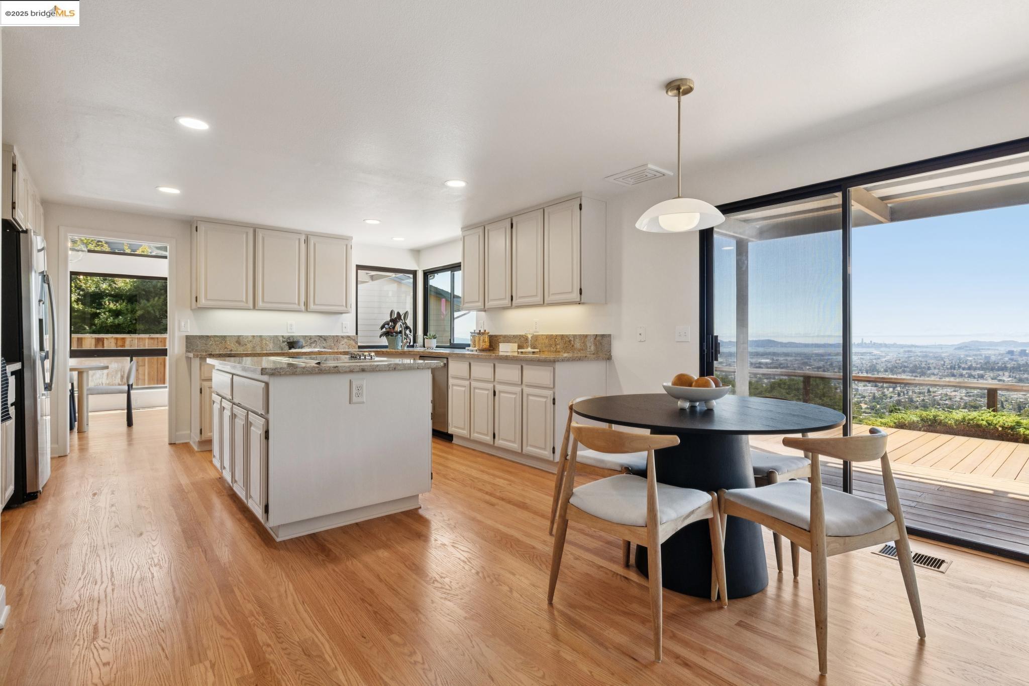 6109 Ridgemont Dr