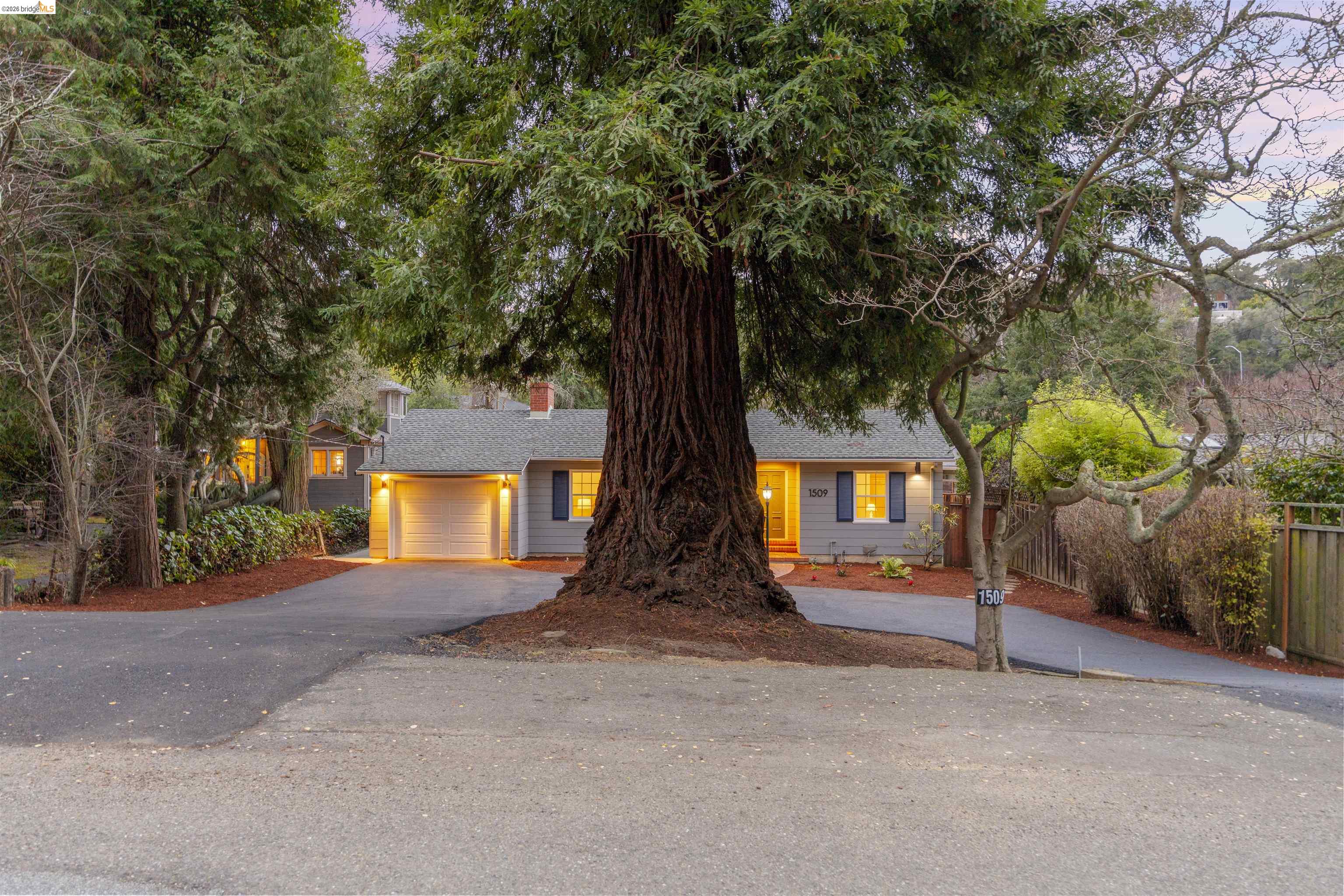 1509 Mountain Blvd