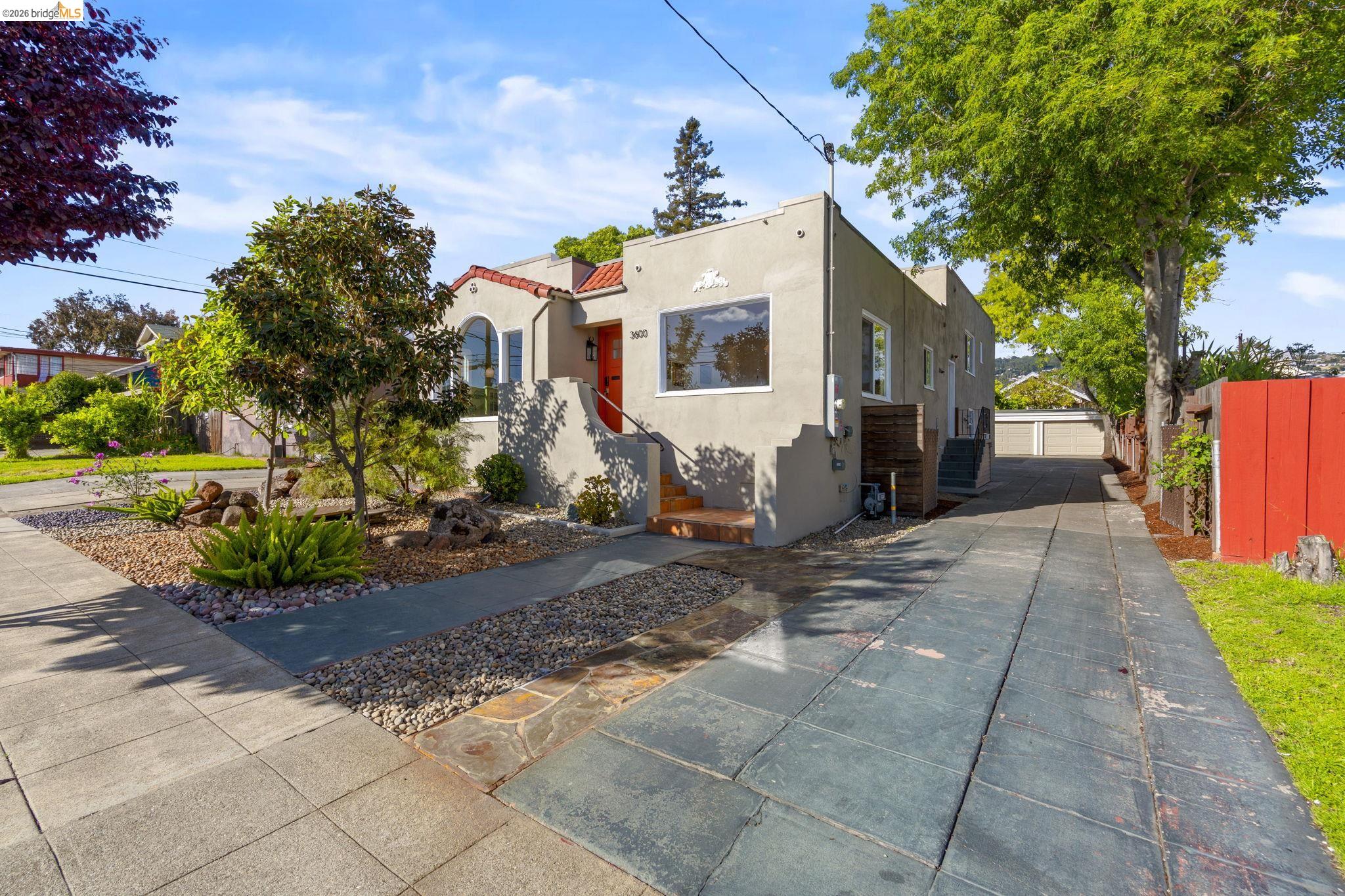 3600 Quigley St