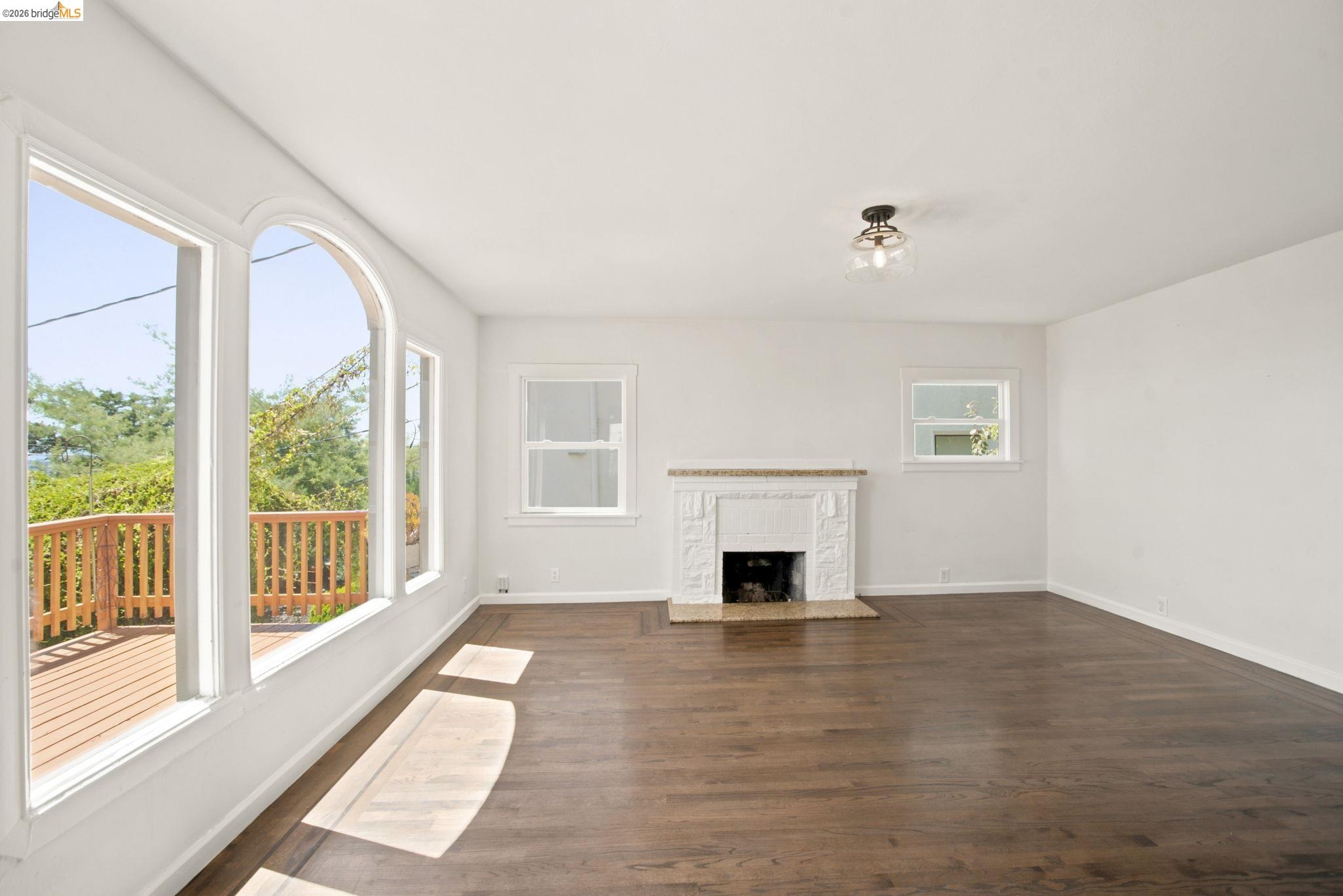 6616 Outlook Ave
