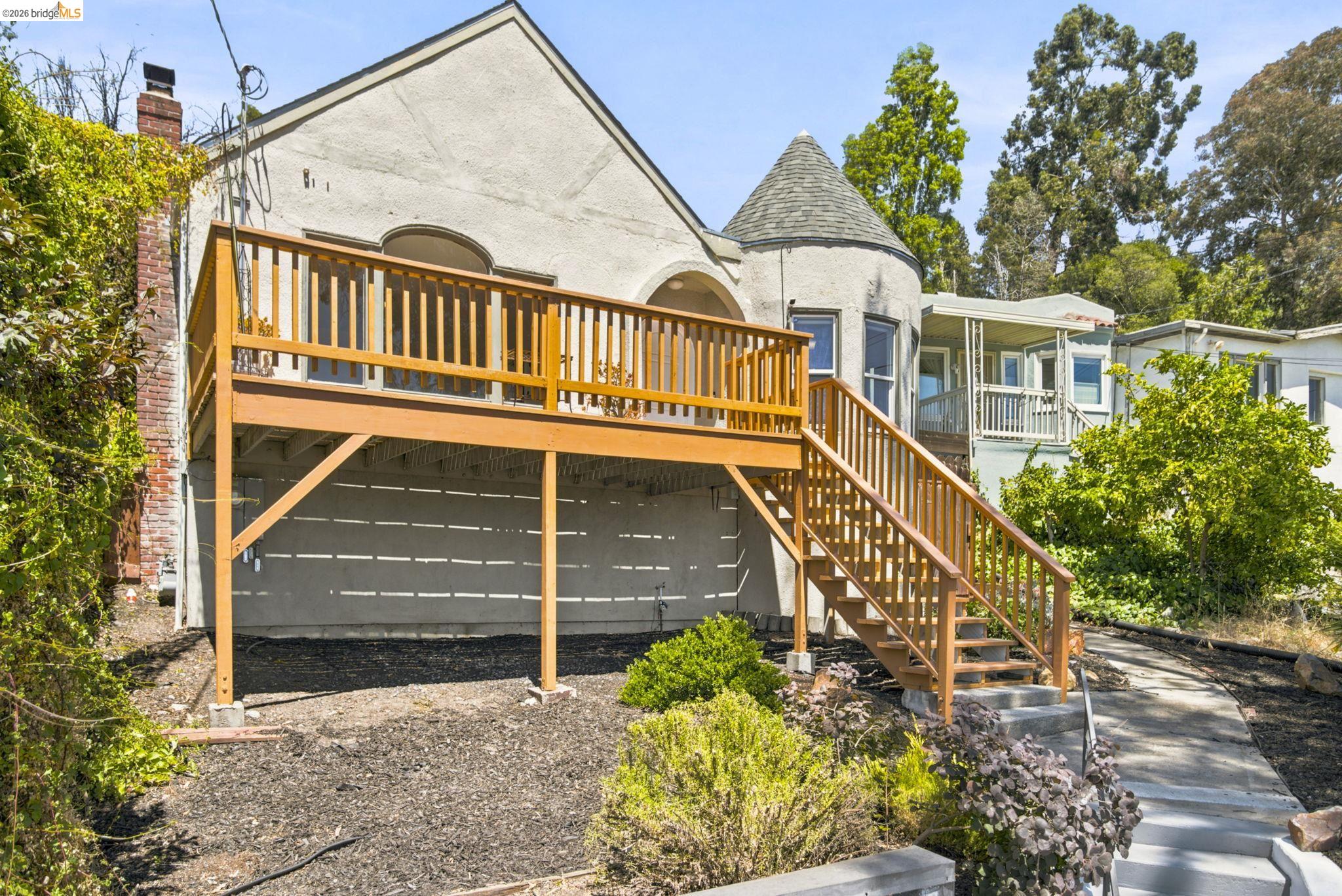 6616 Outlook Ave