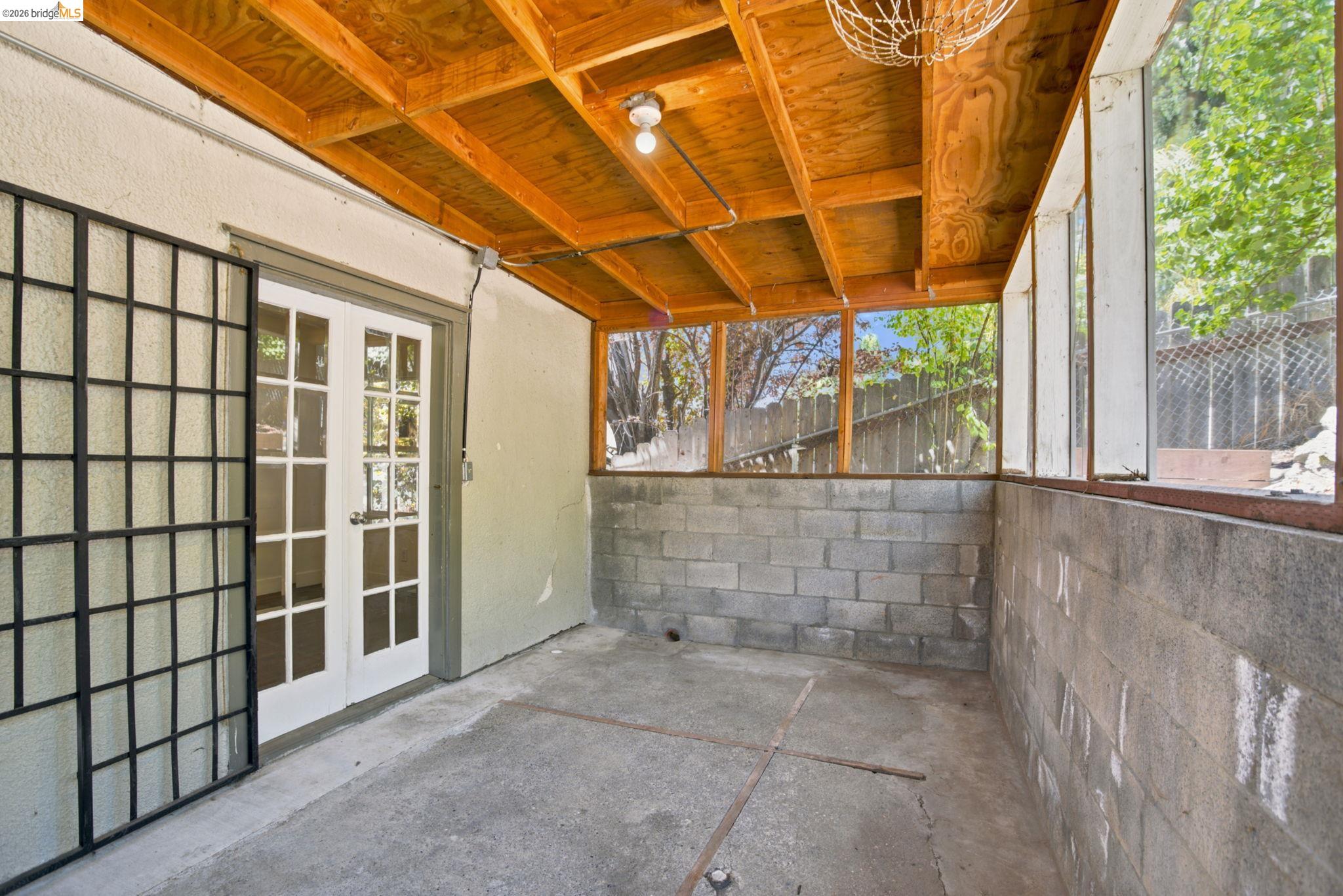 6616 Outlook Ave