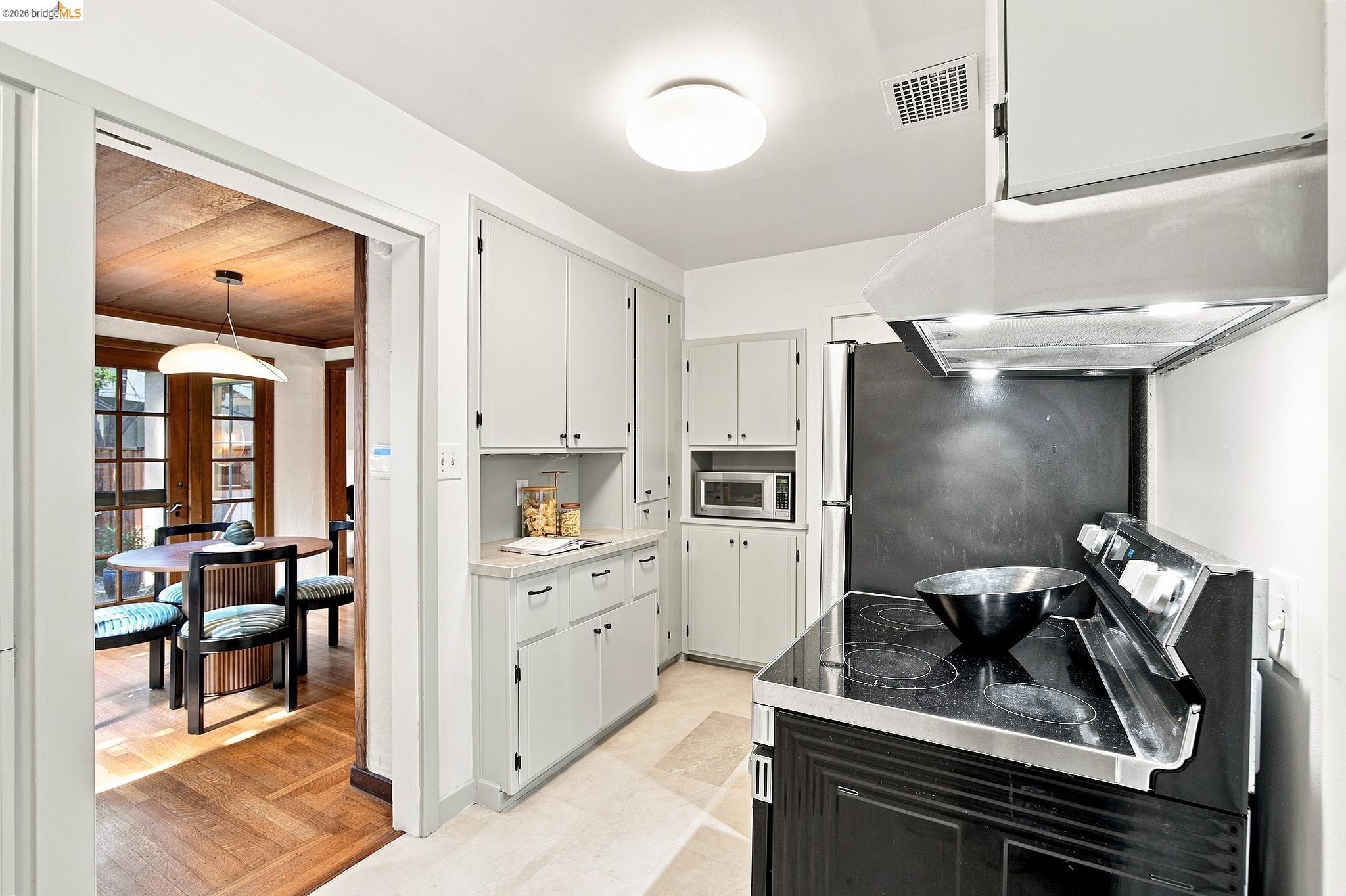 201 Beverly Ave