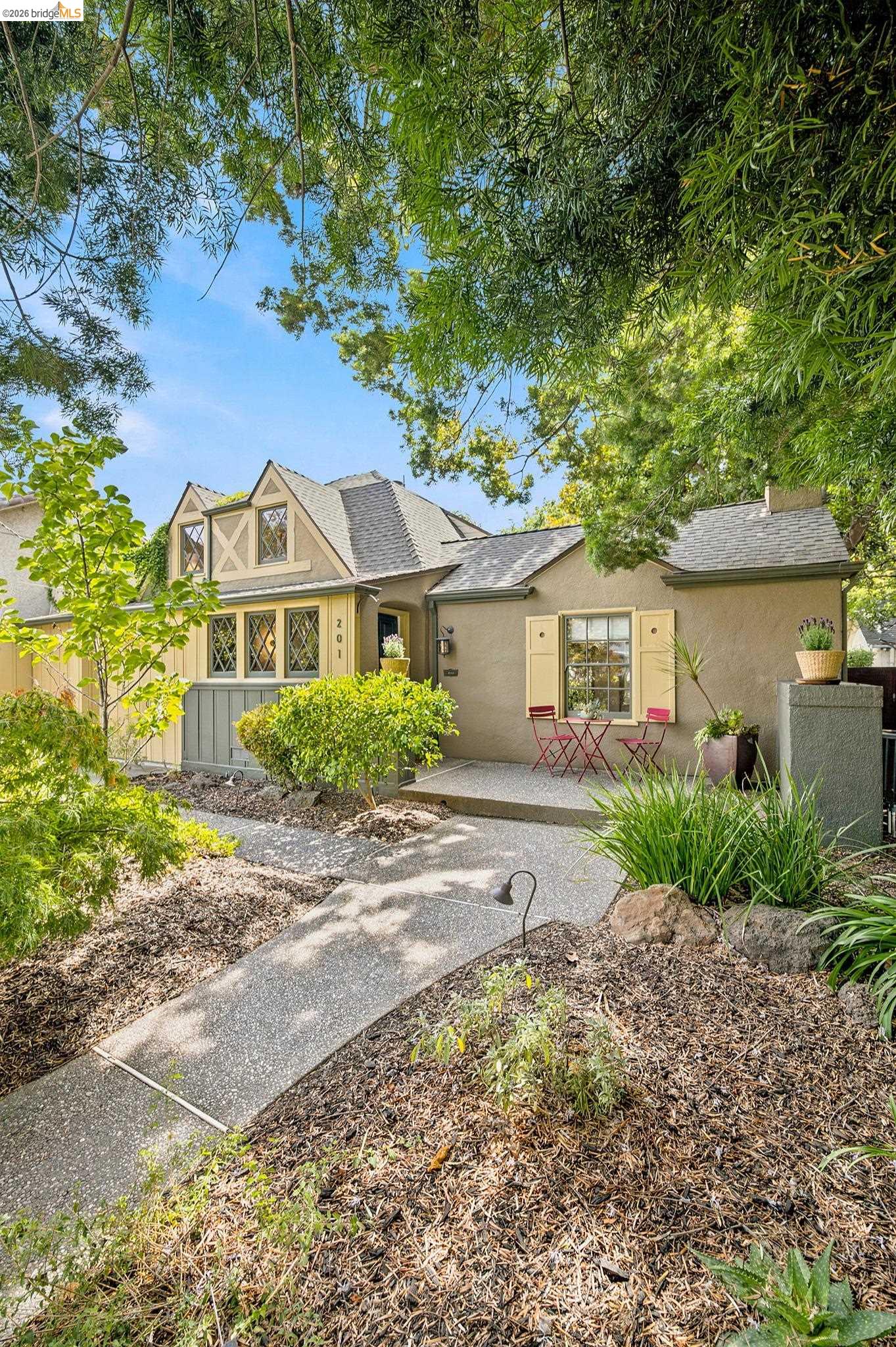 201 Beverly Ave