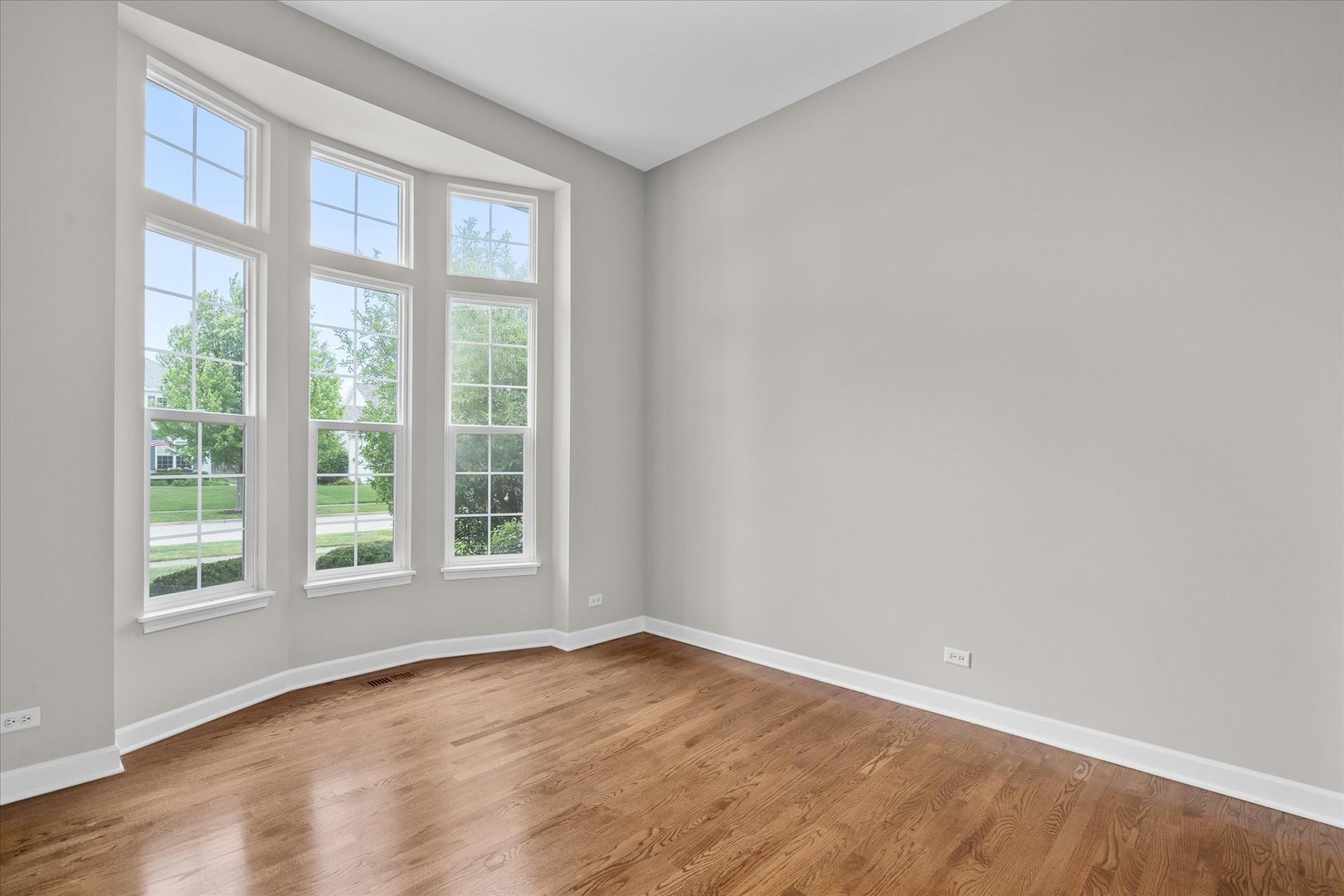2388 Iroquois Lane