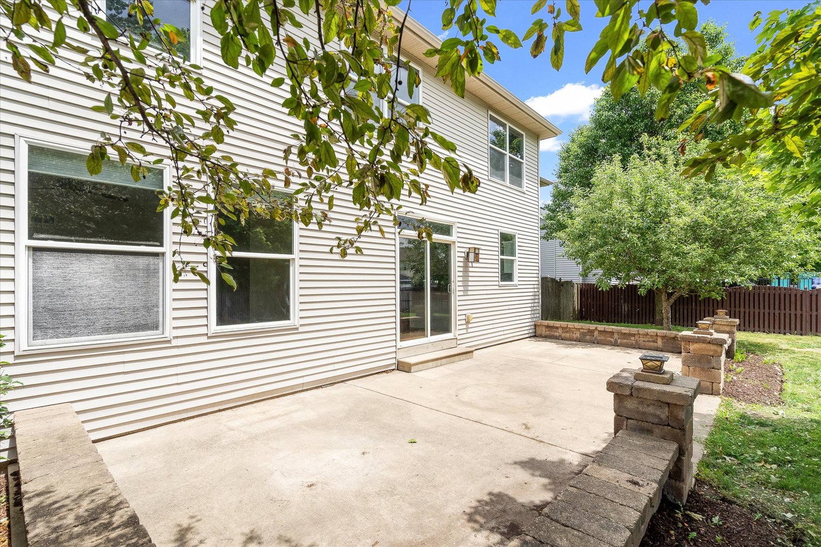 2388 Iroquois Lane