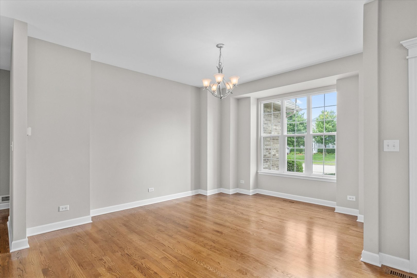 2388 Iroquois Lane