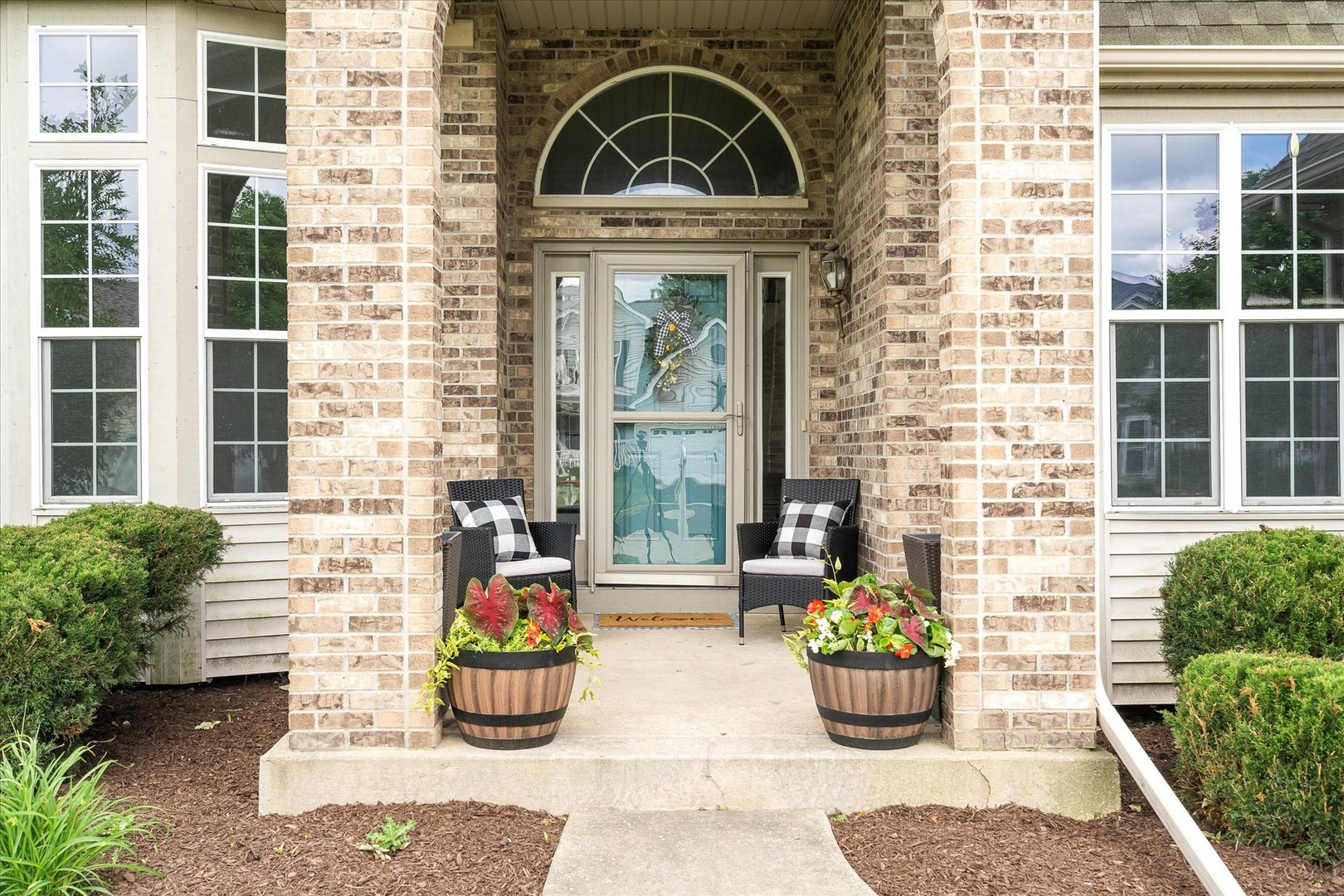 2388 Iroquois Lane
