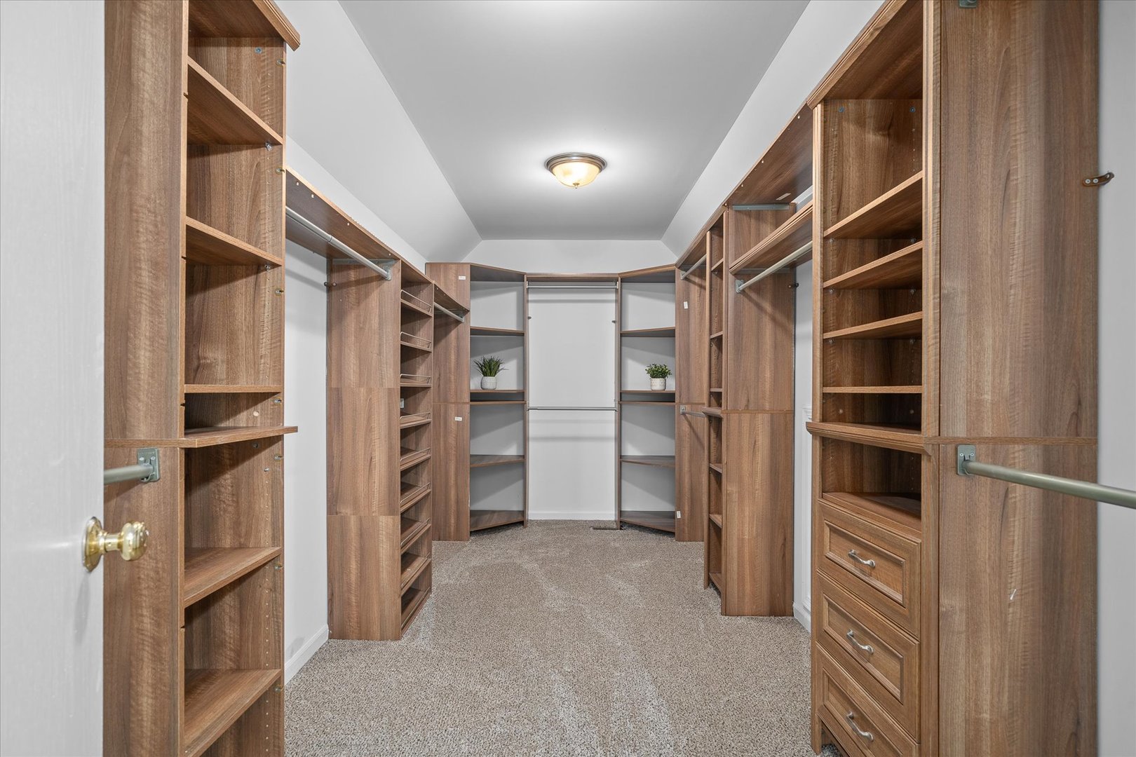 2388 Iroquois Lane