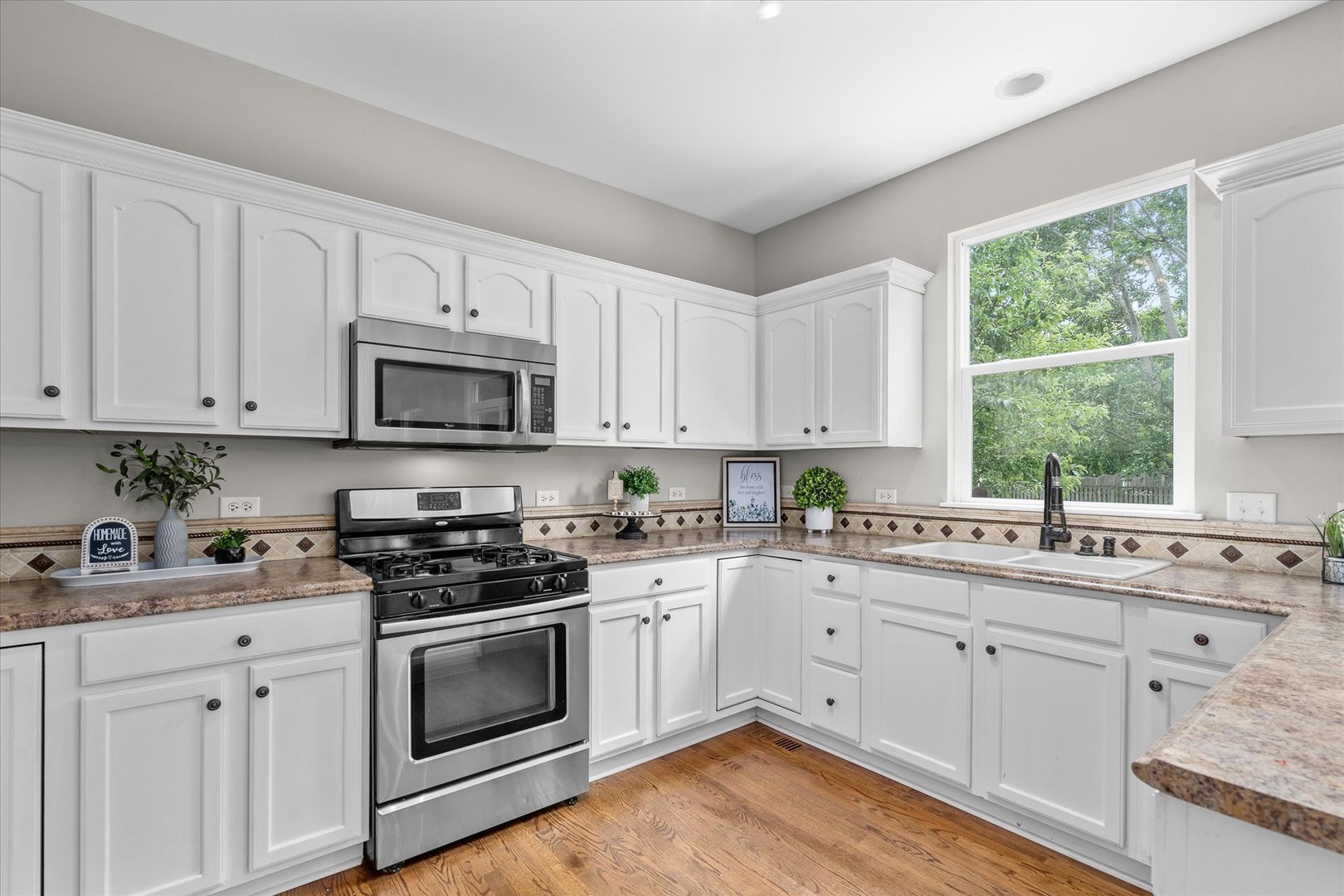 2388 Iroquois Lane