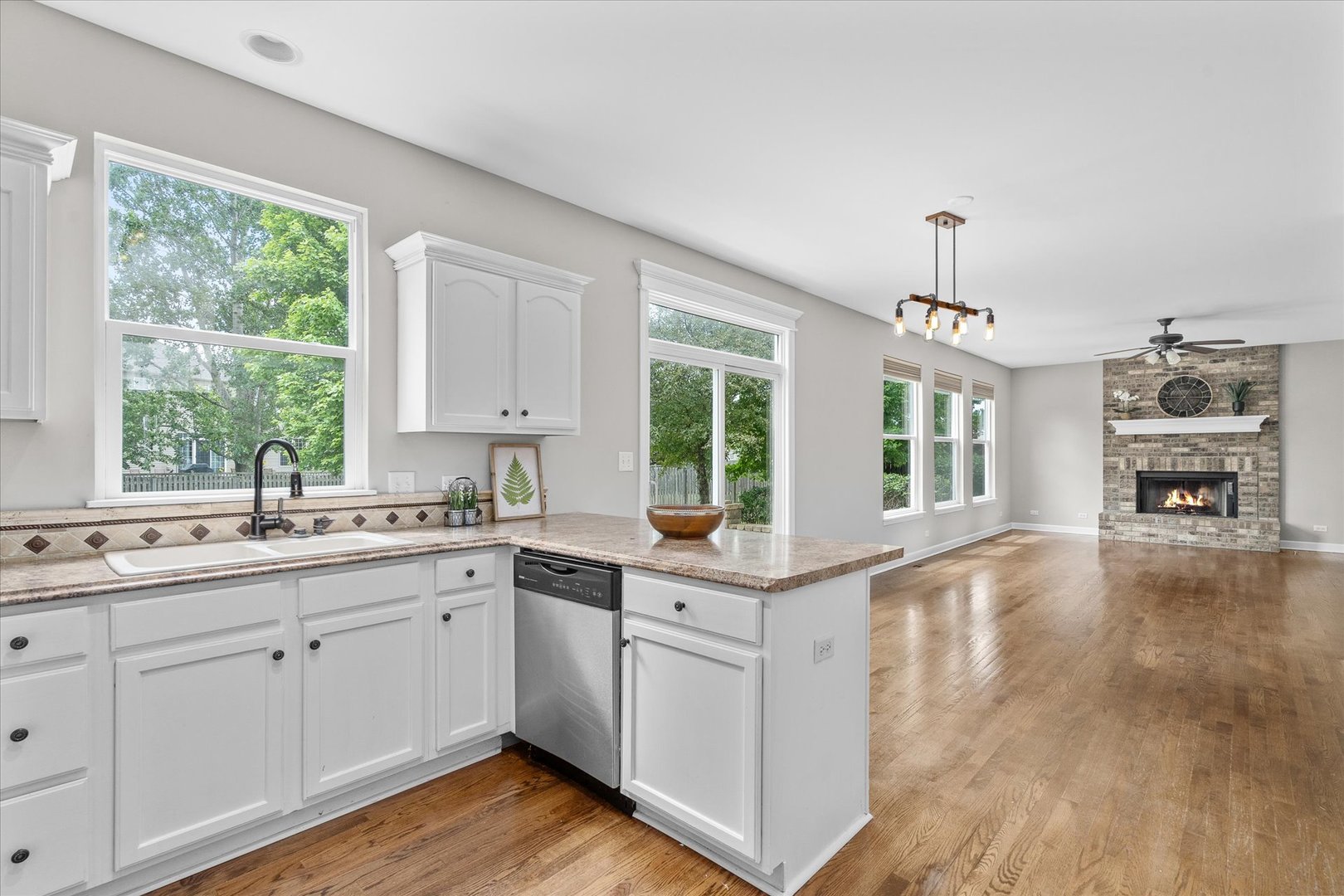 2388 Iroquois Lane